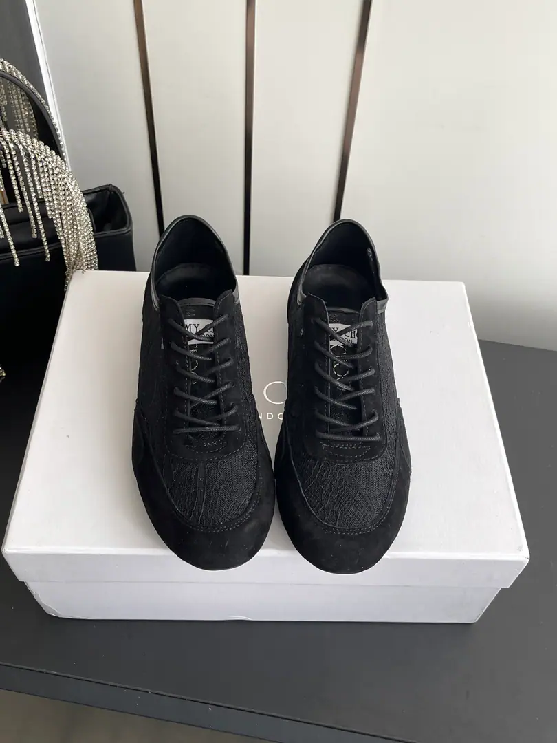 🏧𝐉𝐈𝐌𝐌𝐘 𝐂𝐇𝐎𝐎Jimmy.•Week ♪ The latest spring and summer ♪Sunny FThe German training series has a new boot. BrandLogo3DStereoprinting technology Shoes face customize calf skins with original➕Lamb, combined with a combination of rubber soles and a staircase.🎵Comfortable and light-shoeed look thin.✨And the stamina and buffer effect of the smooth and cozy is a fashionable charm.！ Shoe.: Import sheep,➕Import of lace Otsumi!: Rubber Bottom（It's so light.·Slide-proof） Foot.: PUShoe pads.➕A sheep's skin cushion. Codes: 35-40（40 Do it.）