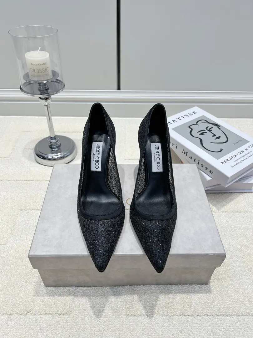 G Jimmy ChooBlack Lacey's flashy and pointy heels.26ss The air field is straight full. JCBlack Lacy and Gao are too familiar with her ♪ The secret is the low-end luxury ♪, No big drills., ♪ And the high senses hold on ♪ Half-viewing Lacey hides the little sexy., Snacky head cut., The leg is added in a moment. He's got a good high profile., I'm having a commuting meeting., It's easy to stand at dinner. The silk bag is soft and foot-tied., I'm sorry about the trouble with the stump. With a suit and a dress., A little black dress., A tuxedo., The big legs and the suit are perfect. I just needed a job., A date party., We're done for the business dinner., The mature atmosphere is full. ▪Shoe.: Aqueous laces ▪Foot.: A sheep's skin cushion. ▪Otsumi!: That's a big one. ▪Codes: 34-42（34.40.41.42I'll make sure I don't change it.）