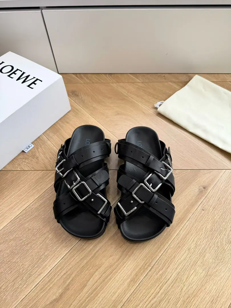 Plant price LOEWE 2026Summer candy with thick sandals. Loi Yi Wai.2026Summer's a time-bound mood for shoes.🍃 Bring yourself a lazy, loose filter., Caramel and black match all summer scenes.. A shoe-faced macaron coloured sculptor button., Colors are alive and alive., ♪ And then the flashlights ♪, The holiday's full.. ♪ The softest of the velvet ♪, Light and high, without pressure., Walking steady, feet.. One tape.+The ankle tie design., Double button., No foot-scrambling., You can be safe with your fat, skinny feet.. High-swipe-breeded cow stubbles and feet in soft sheep's skin., I'm not sweating., It's nice to wear it long enough.. It's not routine., The beach or the rest of the day?, It's easy.holdStay., I'm a big fan of the whole thing., It's a very special item in this summer's shoe cabinet.✨ Fabulous.: Bullskins. Size: 35-40(40.41Customize or not change)