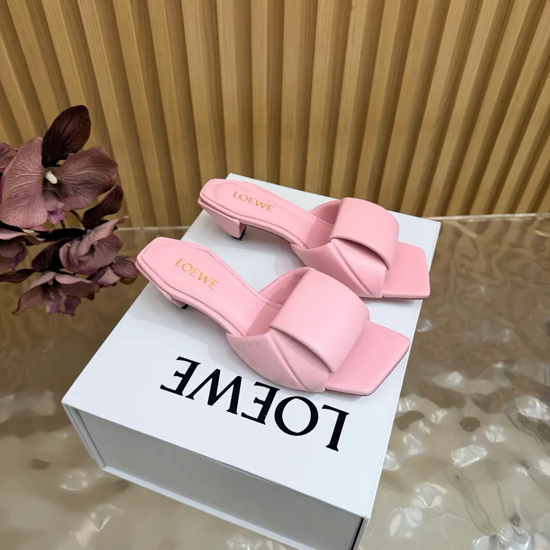 Top Version🆕💗【Loi Yi Wai.•Loewe】Fae and... Half-drawn - It's a hot new deal. The whole story is in the original. ●Fabulous.: The headwater dyes the green sheep's skin. ●Uchi.: Top Version🆕💗【Loi Yi Wai.•Loewe】 - It's a hot new deal. The whole story is in the original., Fashion and personality are so good. It's a great color. ●Fabulous.: Lamb skin. ●Uchi.: Lamb skin. ●Foot.: In the sheep. ●Otsumi!: That's a little skin. ●Packaging: Original package ●Codes: Female 35-40（40, 41I'll make sure I don't change it.）