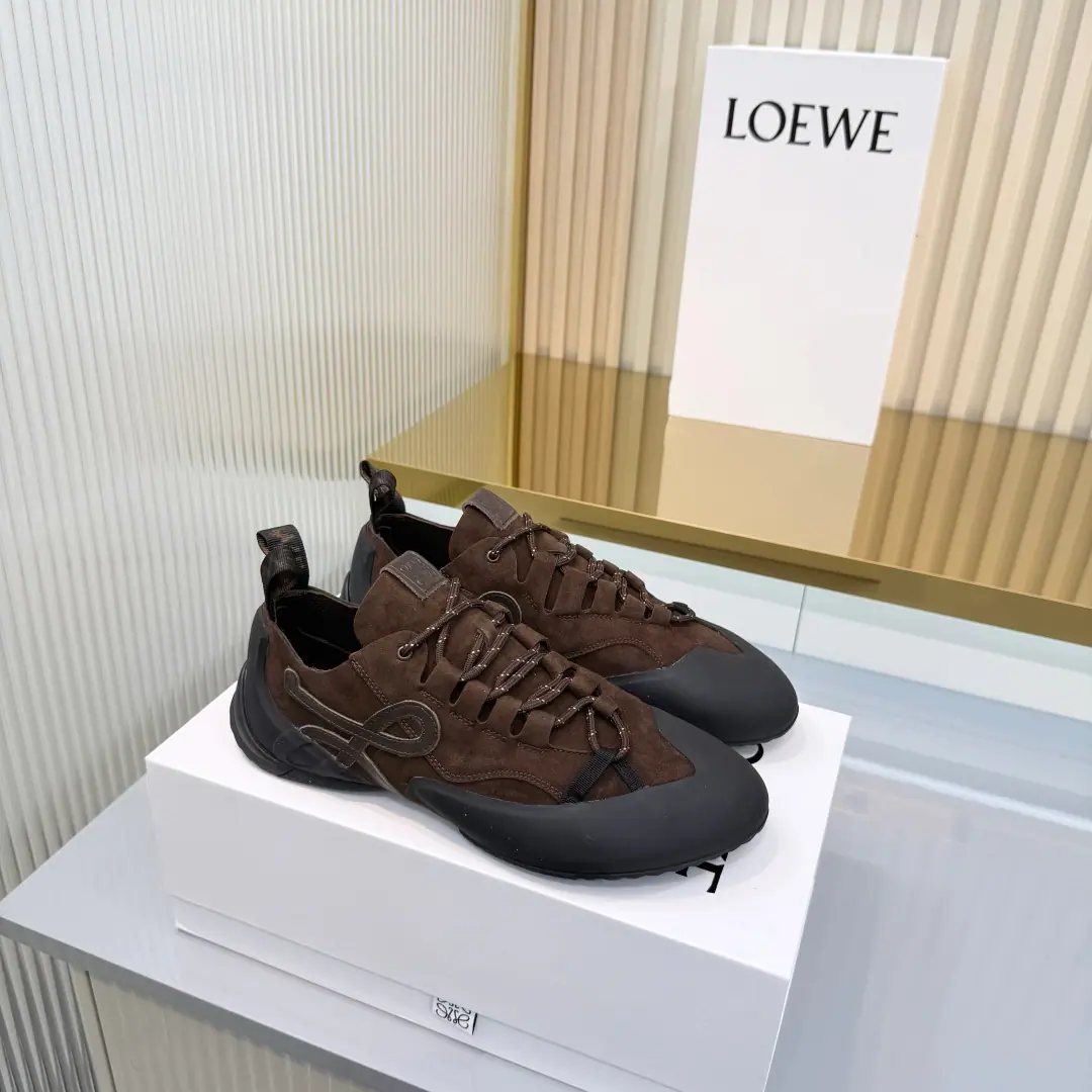 Plant price: A couple.！！！ Loewe/Loi Yi Wai. x on cioudtilt2.0The pair of shoes, Lo Yi Wai. x on The new series of running shoes. Brands and Swiss high-performance sports brandsonThe series of works that we've been working on together is dedicated to cities and outdoors., To demonstrate fully the scientific and technological qualities of sustainability.. This time, I'll be working together., Willon- A professional skill.loeweThe great combination of the Rover process., In production and design, For urban life and outdoors. ✔Shoes made of recycled polyester fibres and web-eye fabrics ✔Use exclusive rubber sole sole sole sole sole sole sole sole sole sole sole sole sole., I got a shoe print.loeweLorraine.logo, It's full coverage of the suture details.. ✔Size: 36-45