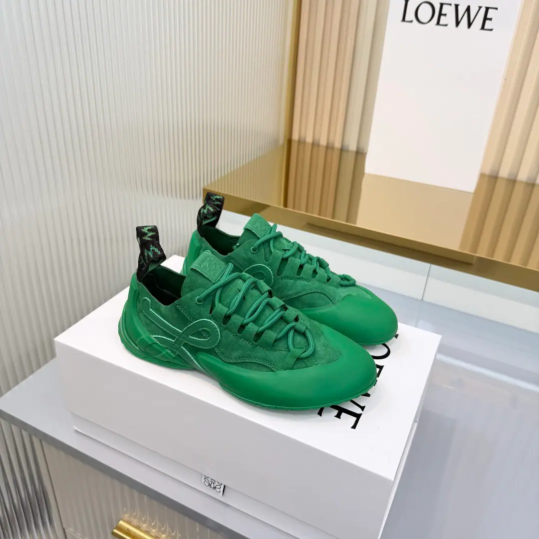 Plant price: A couple.！！！ Loewe/Loi Yi Wai. x on cioudtilt2.0The pair of shoes, Lo Yi Wai. x on The new series of running shoes. Brands and Swiss high-performance sports brandsonThe series of works that we've been working on together is dedicated to cities and outdoors., To demonstrate fully the scientific and technological qualities of sustainability.. This time, I'll be working together., Willon- A professional skill.loeweThe great combination of the Rover process., In production and design, For urban life and outdoors. ✔Shoes made of recycled polyester fibres and web-eye fabrics ✔Use exclusive rubber sole sole sole sole sole sole sole sole sole sole sole sole sole., I got a shoe print.loeweLorraine.logo, It's full coverage of the suture details.. ✔Size: 36-45
