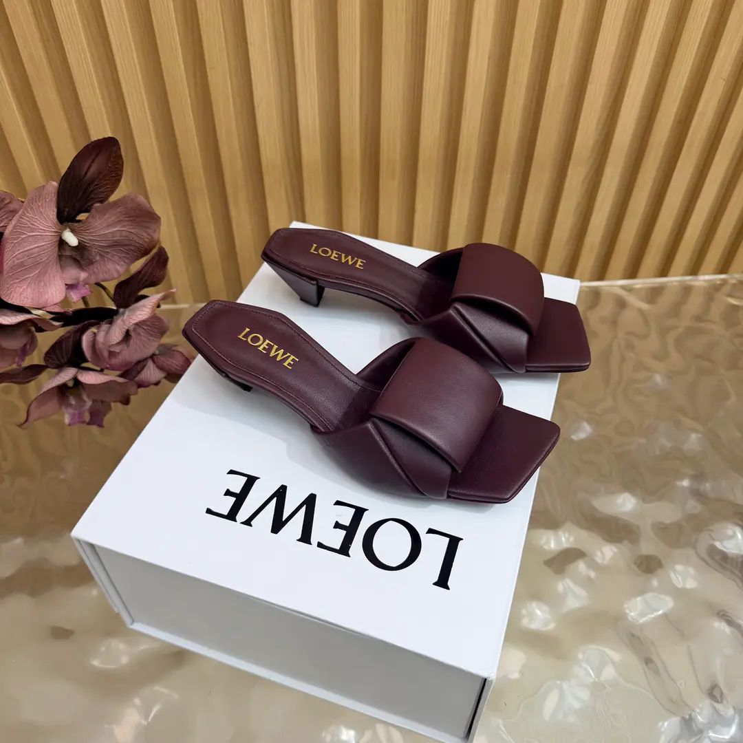 Top Version🆕💗【Loi Yi Wai.•Loewe】Fae and... Half-drawn - It's a hot new deal. The whole story is in the original. ●Fabulous.: The headwater dyes the green sheep's skin. ●Uchi.: Top Version🆕💗【Loi Yi Wai.•Loewe】 - It's a hot new deal. The whole story is in the original., Fashion and personality are so good. It's a great color. ●Fabulous.: Lamb skin. ●Uchi.: Lamb skin. ●Foot.: In the sheep. ●Otsumi!: That's a little skin. ●Packaging: Original package ●Codes: Female 35-40（40, 41I'll make sure I don't change it.）