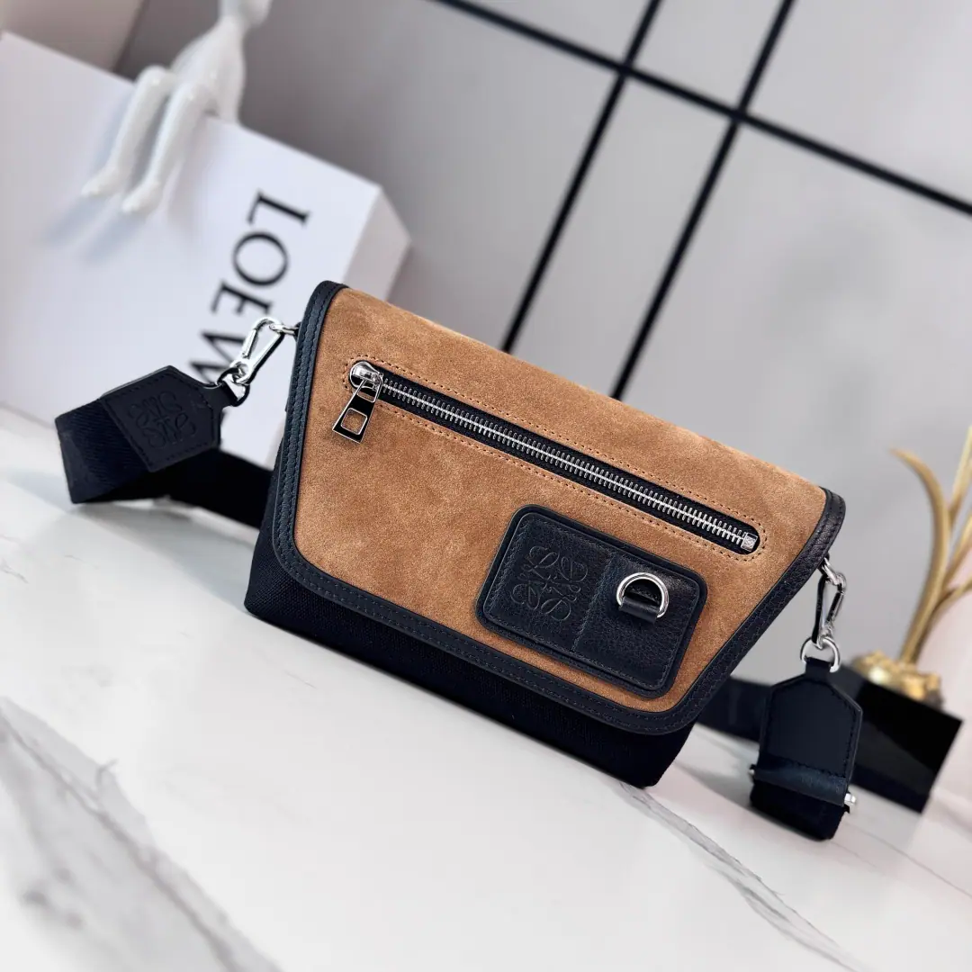 LO℮w℮🌟Mini-spare and fuzzy.FlexMailman's bag. Use a ladder to fold over, With a wide shoulder., It's a fine sports style detail.. The mini version is made of cotton canvas and fuzzy tan.. 🉑Shoulder or slash*🉑Disassemble🉑Aligning Weaving*Magnetic button flipping caps*A zipper in front of the bag.*nylon line.**Anagram Ballast.Yes.DCircle. size:19*14*5CM Model: 652526