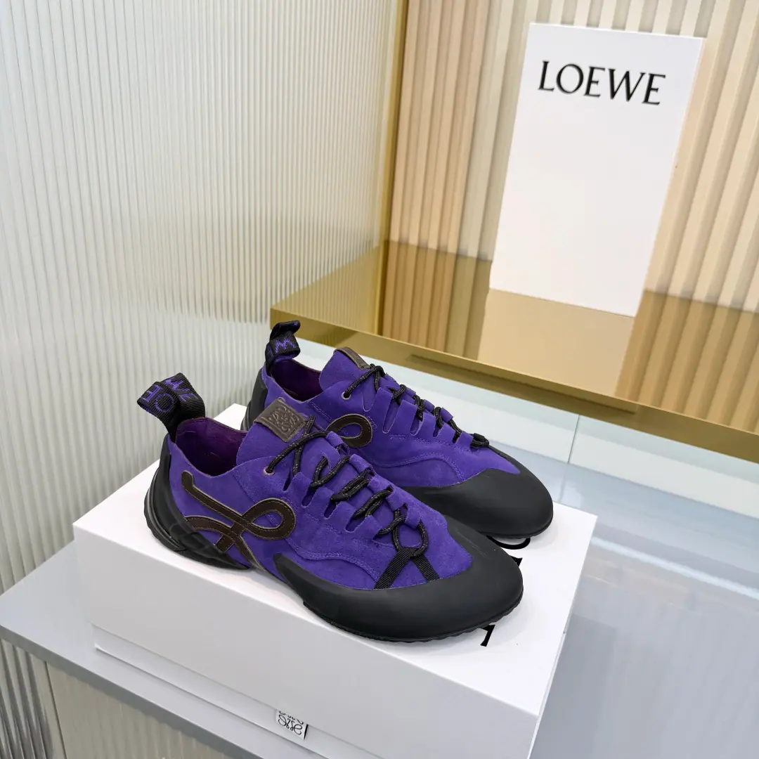 Plant price: A couple.！！！ Loewe/Loi Yi Wai. x on cioudtilt2.0The pair of shoes, Lo Yi Wai. x on The new series of running shoes. Brands and Swiss high-performance sports brandsonThe series of works that we've been working on together is dedicated to cities and outdoors., To demonstrate fully the scientific and technological qualities of sustainability.. This time, I'll be working together., Willon- A professional skill.loeweThe great combination of the Rover process., In production and design, For urban life and outdoors. ✔Shoes made of recycled polyester fibres and web-eye fabrics ✔Use exclusive rubber sole sole sole sole sole sole sole sole sole sole sole sole sole., I got a shoe print.loeweLorraine.logo, It's full coverage of the suture details.. ✔Size: 36-45