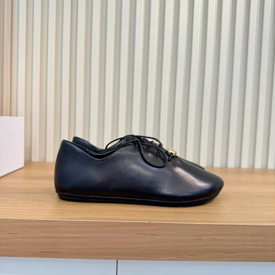 Plant price Loewe/Loi Yi Wai. Newly-new co-operative series of shoes. Brands and Swiss high-performance sports brandsonThe series of works that we've been working on together is dedicated to cities and outdoors., To demonstrate fully the scientific and technological qualities of sustainability.. This time, I'll be working together., Specialized technical andloeweThe great combination of the Rover process., In production and design, For urban life and outdoors. ✔The shoe face is covered in a head of cattle. ✔It's a big one to use exclusive import. ✔Size: 36-40 4041I'll make sure I don't change it. Full original package