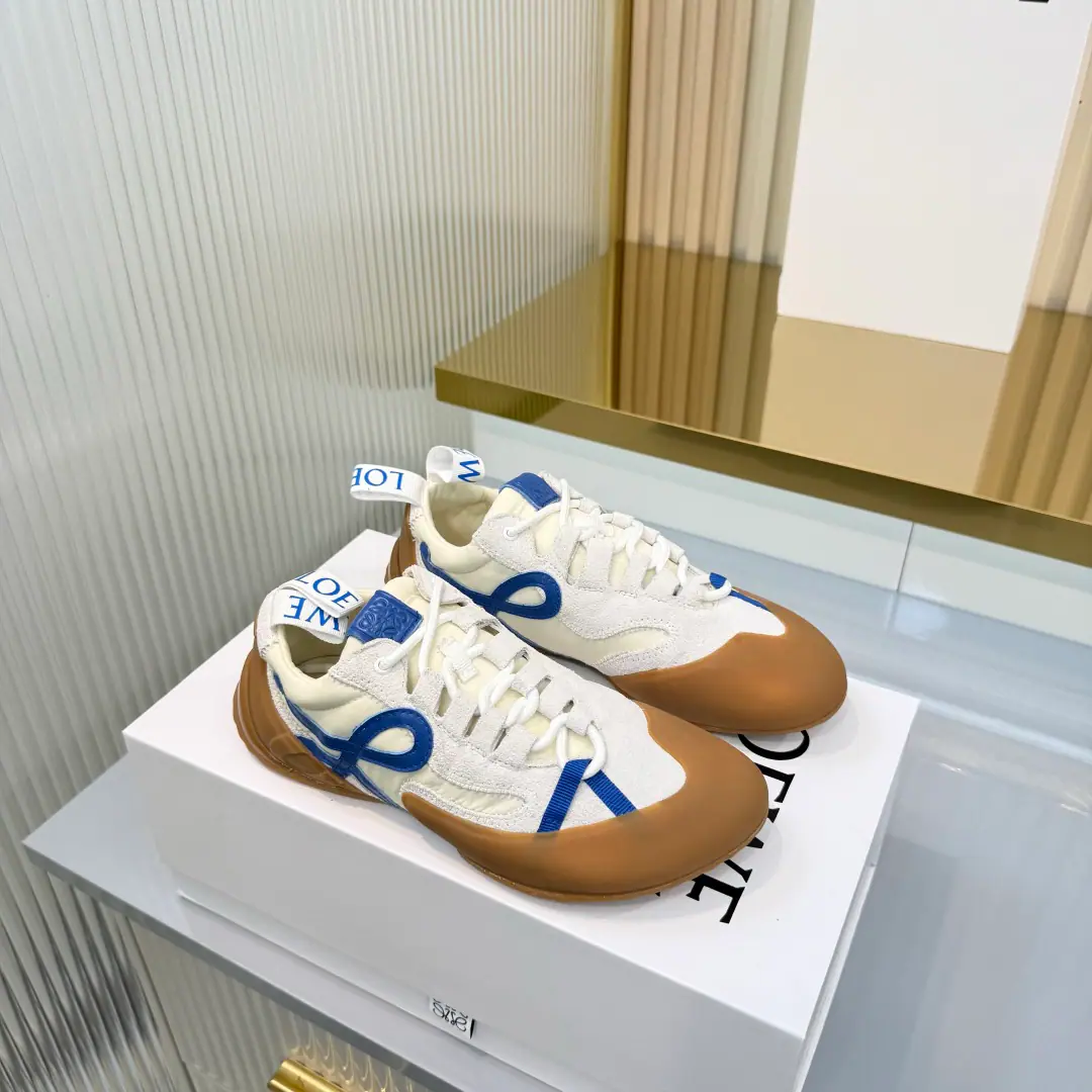 Plant price: A couple.！！！ Loewe/Loi Yi Wai. x on cioudtilt2.0The pair of shoes, Lo Yi Wai. x on The new series of running shoes. Brands and Swiss high-performance sports brandsonThe series of works that we've been working on together is dedicated to cities and outdoors., To demonstrate fully the scientific and technological qualities of sustainability.. This time, I'll be working together., Willon- A professional skill.loeweThe great combination of the Rover process., In production and design, For urban life and outdoors. ✔Shoes made of recycled polyester fibres and web-eye fabrics ✔Use exclusive rubber sole sole sole sole sole sole sole sole sole sole sole sole sole., I got a shoe print.loeweLorraine.logo, It's full coverage of the suture details.. ✔Size: 36-45