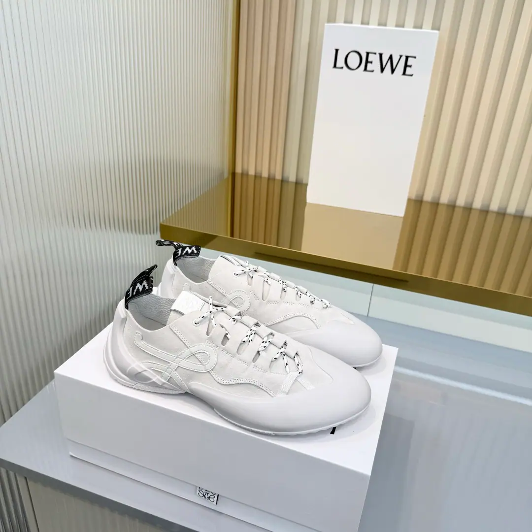 Plant price: A couple.！！！ Loewe/Loi Yi Wai. x on cioudtilt2.0The pair of shoes, Lo Yi Wai. x on The new series of running shoes. Brands and Swiss high-performance sports brandsonThe series of works that we've been working on together is dedicated to cities and outdoors., To demonstrate fully the scientific and technological qualities of sustainability.. This time, I'll be working together., Willon- A professional skill.loeweThe great combination of the Rover process., In production and design, For urban life and outdoors. ✔Shoes made of recycled polyester fibres and web-eye fabrics ✔Use exclusive rubber sole sole sole sole sole sole sole sole sole sole sole sole sole., I got a shoe print.loeweLorraine.logo, It's full coverage of the suture details.. ✔Size: 36-45