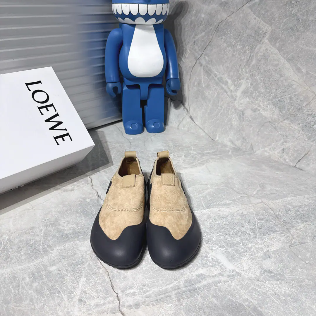 Get out of the factory. Original development LOEWELoi Wei is running together. GripSeries A shoe with a foot of a sneaker. The old-fashioned slobs. The skin is a rubber shoe., ♪ The spirits are directly sealing the gods ♪ Soft-shoe bottom.+Just relax and stomp., The upper foot is so comfortable. Black/Qazi/Brown./Green/Purple All five colors. We'll go with the man-straps., They're all so stylish., You're a good guy. ▪️Fabulous.: - Oh, Pete.➕Elastium. ▪️Uchi.: Lamb skin. ▪️Otsumi!: The original rubber floor. ▪️Codes: 35-45 （Women40, Men45I'll make sure I don't change it.）