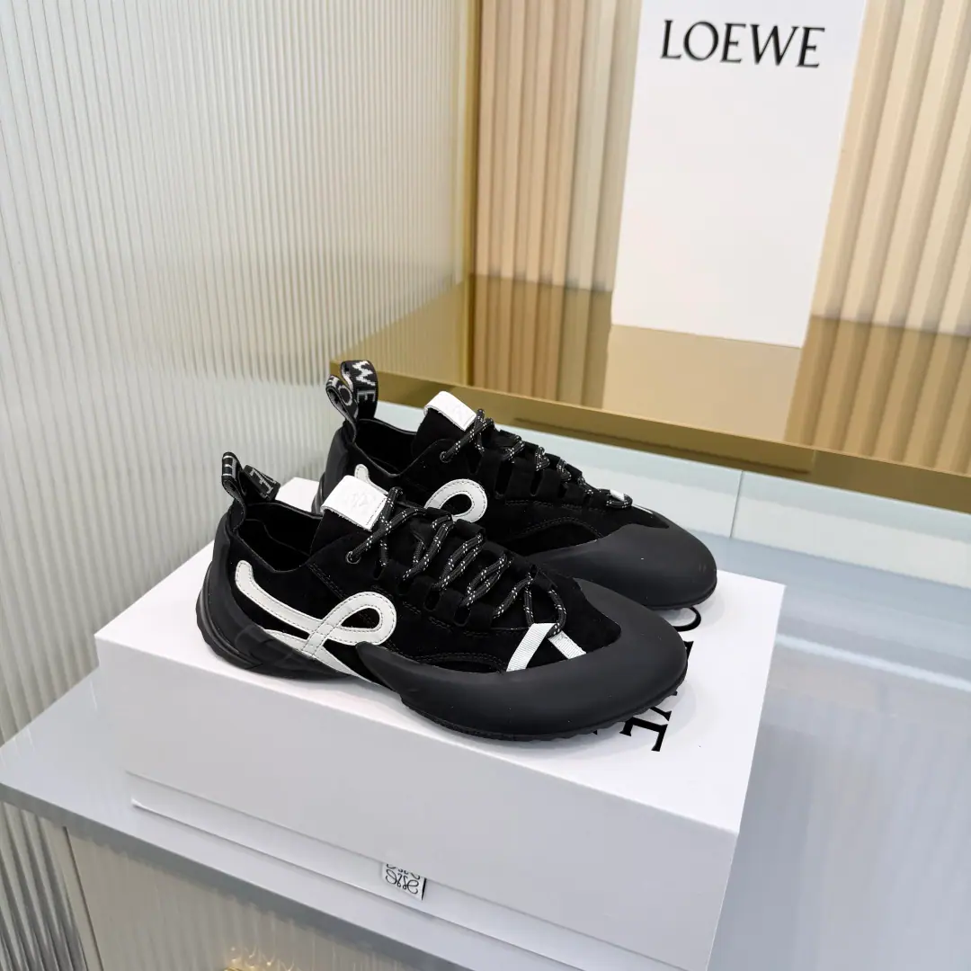 Plant price: A couple.！！！ Loewe/Loi Yi Wai. x on cioudtilt2.0The pair of shoes, Lo Yi Wai. x on The new series of running shoes. Brands and Swiss high-performance sports brandsonThe series of works that we've been working on together is dedicated to cities and outdoors., To demonstrate fully the scientific and technological qualities of sustainability.. This time, I'll be working together., Willon- A professional skill.loeweThe great combination of the Rover process., In production and design, For urban life and outdoors. ✔Shoes made of recycled polyester fibres and web-eye fabrics ✔Use exclusive rubber sole sole sole sole sole sole sole sole sole sole sole sole sole., I got a shoe print.loeweLorraine.logo, It's full coverage of the suture details.. ✔Size: 36-45
