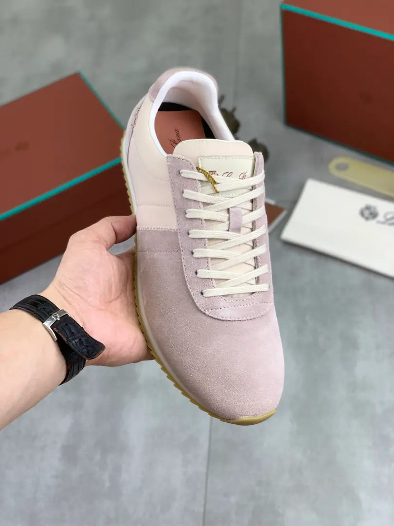 Plant price Real value High Quality The latest couple.🧑‍🤝‍🧑A leisure shoe.Loro Piana 💯Top level💯Purchase original copy💯 At1924Year4Month24The day we created the existing one.Loro PianaCompany. The family business is now the sixth generation., Quality goods for customers who are good at taste and quality👉👉👉 Import originals of fabrics and fabrics, The skin of the bulls in the inner stripes is made. Hand-made threads with cattle and feet Original Packaging High-end Big Bottom Codes: Women35-40 Men38-46 Multiple Colours Full package