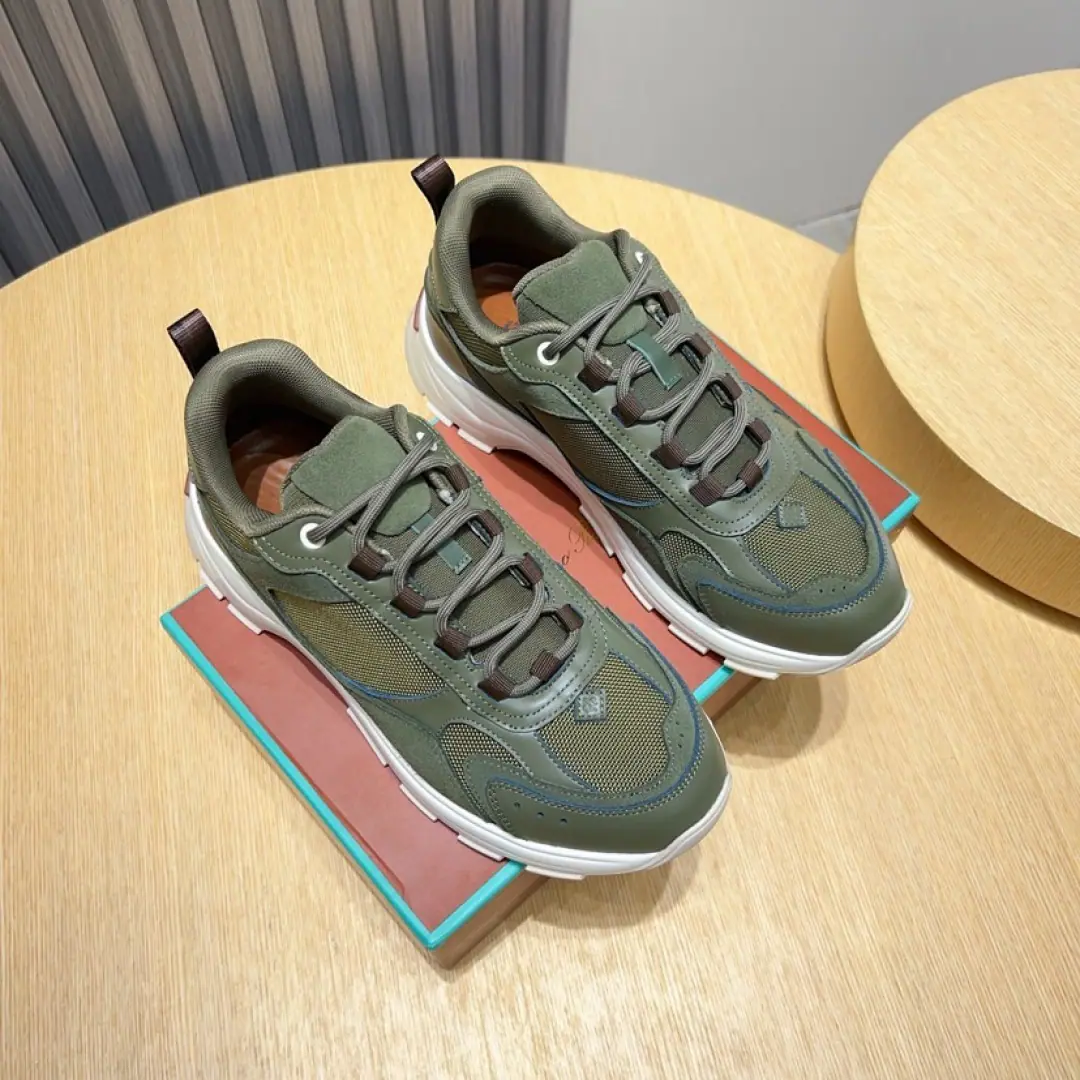 Minoru. 【loro piana】New Mokasin shoes.🔍Top-level requisition🇮🇹 The guy on the street is a good-ass recreational shoe., The shoe face is based on original cow skin., The classic large-scale version shows a man's morale., Original web cover, cattle leather cushion., Shoes under the sole.: The original plant is used for the original base., It's super comfortable to be a sole-acting base., The original factory and the single.🔍High Quality, You can come in and out., Welcome to the comparison., Codes 38-45