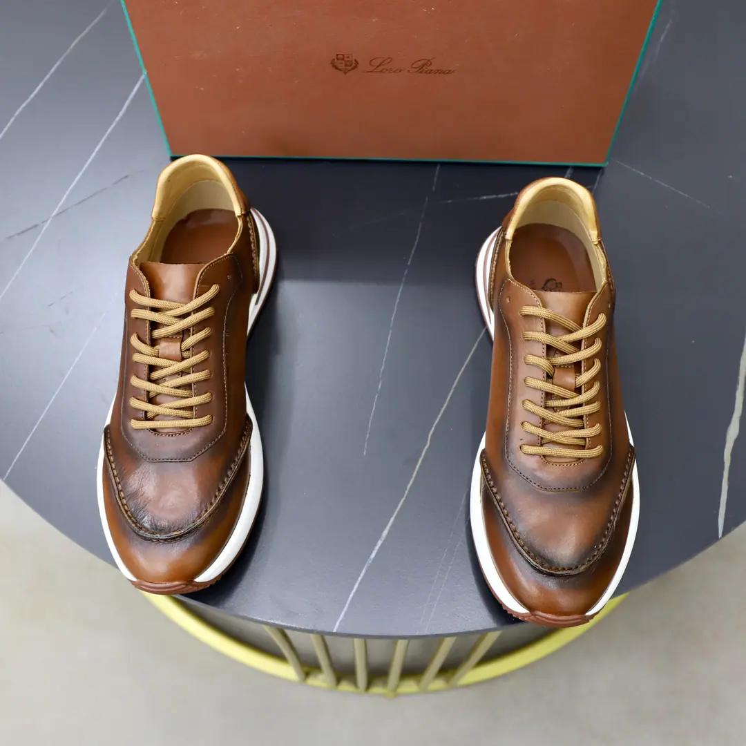 Get out of the factory. 【𝐥𝐨𝐫𝐨 𝐏𝐢𝐚𝐧𝐚 】lpClassic LeFoo shoes., Italian Treasure brand., Wear them to know we can't fail our feet., The shoe is imported into the cattle and the skin is changed manually., In the skin of the watered cow.➕Skins and feet. The official original., The locket.. Unique original packaging（The medal.➕Brand paper➕Outbox➕Handbag.）Codes: 38-45（38.45.Do it.）