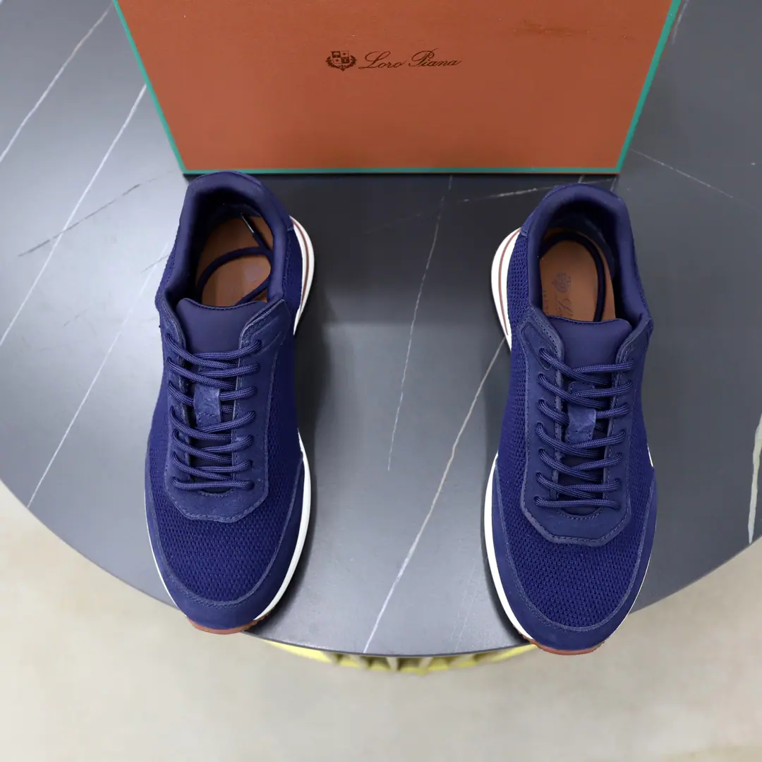 Get out of the factory. LP It's a new home. Loro Pian* Noyun.*- Hey, Jaya. Week End Walk Men's net-faced cow skins swipe hairy leisure shoes. Official sales price RMB, This is a leisure shoe.WindFibre needles., Shows a distinctive stereo effect., Unique layout slightly narrows in the middle, And the details of Nabagh are all in order.. Light rubber soles and edge nails increase ground grab and stability, The functional detail of modern beauty adds a smooth style to the shoes.. The shoe face is a swirling cow. KummelA cushion is embedded inside the soles of light technical material on the external side of the rubber., Make the weights more even, Take off the load between the steps. The leather eye is fixed straight on the sole of the shoe., To ensure stability Back with a cushion., To improve your comfort., The cabinet is full packaging and sale. Multi-Currently Optional！ Standard cabinet number: 38-44# （45.46.🉑I'll make sure I don't change it.）