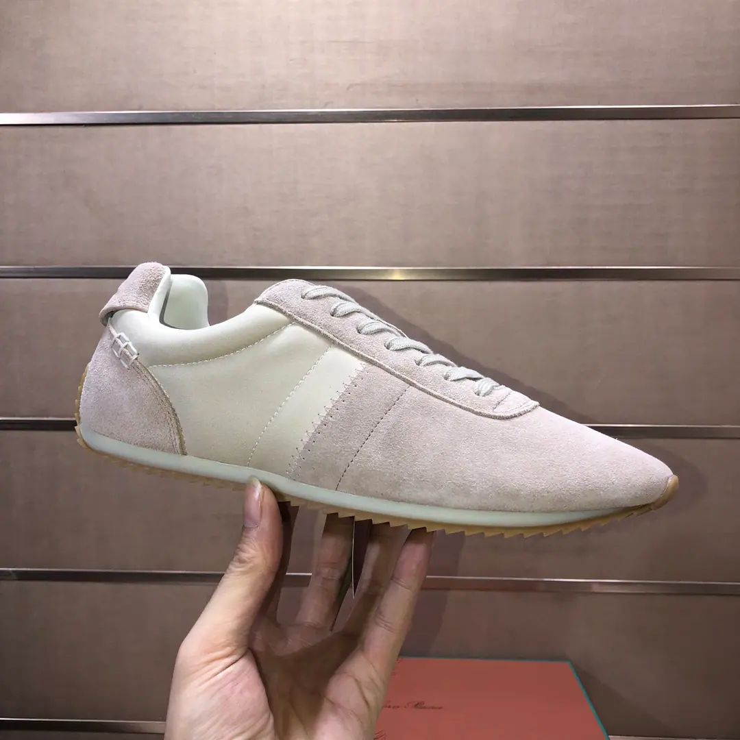 Plant 【𝐥𝐨𝐫𝐨 𝐏𝐢𝐚𝐧𝐚 】lpClassic LeFoo shoes., Italian Treasure brand., The only brand that matches Ames.！Wear them to know we can't fail our feet., I'll have a little wool on my shoe., In the skin of the watered cow.➕Skins and feet. Official original glass floor, The locket.. Unique original packaging（The medal.➕Brand paper➕Outbox➕Handbag.）Codes: 38-44（45Custom）