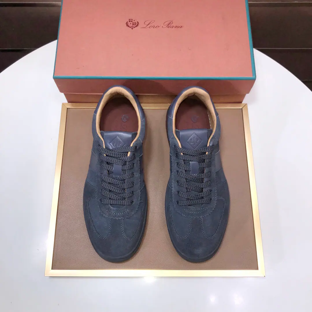 Get out of the factory. 【𝐥𝐨𝐫𝐨 𝐏𝐢𝐚𝐧𝐚 】lpClassic LeFoo shoes., Italian Treasure brand., The only brand that matches Ames.！Wear them to know we can't fail our feet., I'll have a little wool on my shoe., In the skin of the watered cow.➕Skins and feet. Official original glass floor, The locket.. Unique original packaging（The medal.➕Brand paper➕Outbox➕Handbag.）Codes: 38-46(45 46Custom)