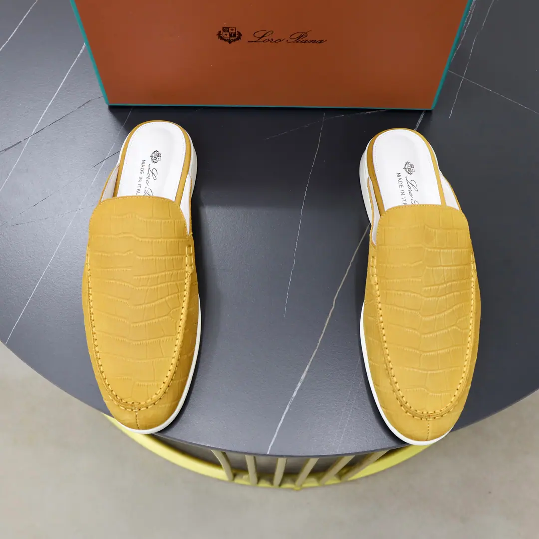 Get out of the factory. Loro Piana⚡️Couple money. Started1924Year4Month24Day Top The spermman made half-packs of head slippers. TAMP Slipboard Bottom Imported cow noodles In the cow's skin. Hand-made sew wires High Configuration Packaging Codes: 38–48Couple money.