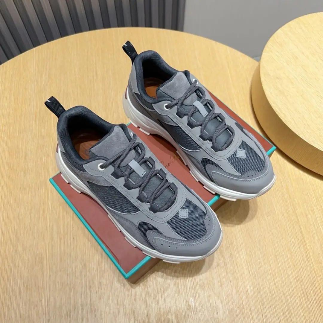 Minoru. 【loro piana】New Mokasin shoes.🔍Top-level requisition🇮🇹 The guy on the street is a good-ass recreational shoe., The shoe face is based on original cow skin., The classic large-scale version shows a man's morale., Original web cover, cattle leather cushion., Shoes under the sole.: The original plant is used for the original base., It's super comfortable to be a sole-acting base., The original factory and the single.🔍High Quality, You can come in and out., Welcome to the comparison., Codes 38-45