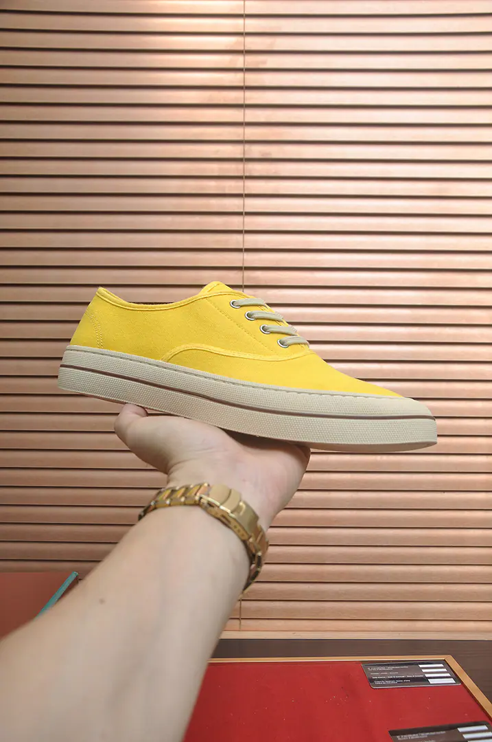 Get out of the factory. 【𝐥𝐨𝐫𝐨 𝐏𝐢𝐚𝐧𝐚 】lpClassic couple LeFoo shoes., Italian Treasure brand., The only brand that matches Ames.！Wear them to know we can't fail our feet., Shoe-side imported fabric Official original glass floor, The locket.. Unique original packaging（The medal.➕Brand paper➕Outbox➕Handbag.）Codes: Women35-41.Men38-46(Women41.Men45.46.Do it.）
