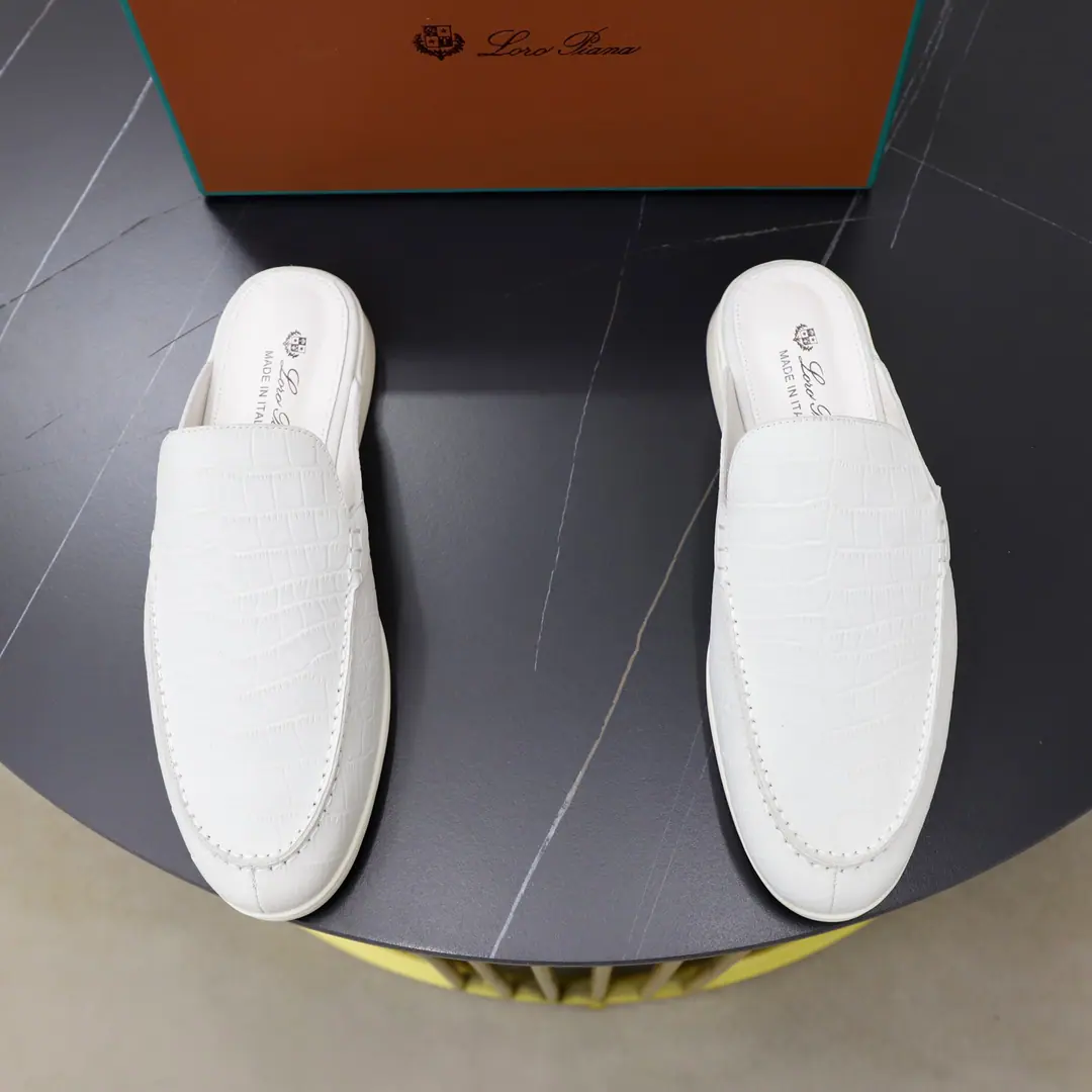 Get out of the factory. Loro Piana⚡️Couple money. Started1924Year4Month24Day Top The spermman made half-packs of head slippers. TAMP Slipboard Bottom Imported cow noodles In the cow's skin. Hand-made sew wires High Configuration Packaging Codes: 38–48Couple money.