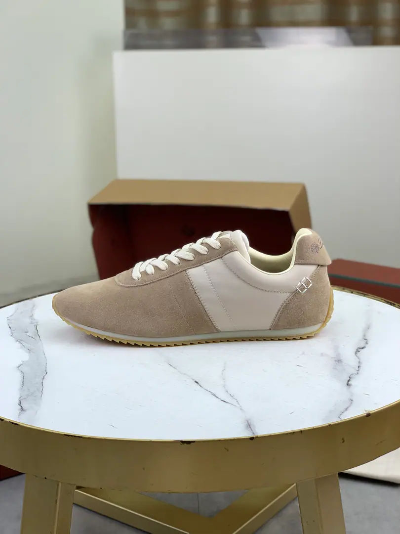 Plant price Top Version Loro Piana Couple money. 💯Top Positive Level💯Purchase original1:1Copy💯 At1924Year4Month24The day we created the existing one.Loro PianaCompany. The family business is now the sixth generation., Quality goods for customers who are good at taste and quality👉👉👉 Import original paste of paste., The skin of the bulls in the inner stripes is made. Hand-made threads with cattle and feet Original Packaging Codes: 35-44（45 46Custom） Multiple Colours Full packaged aircraft case