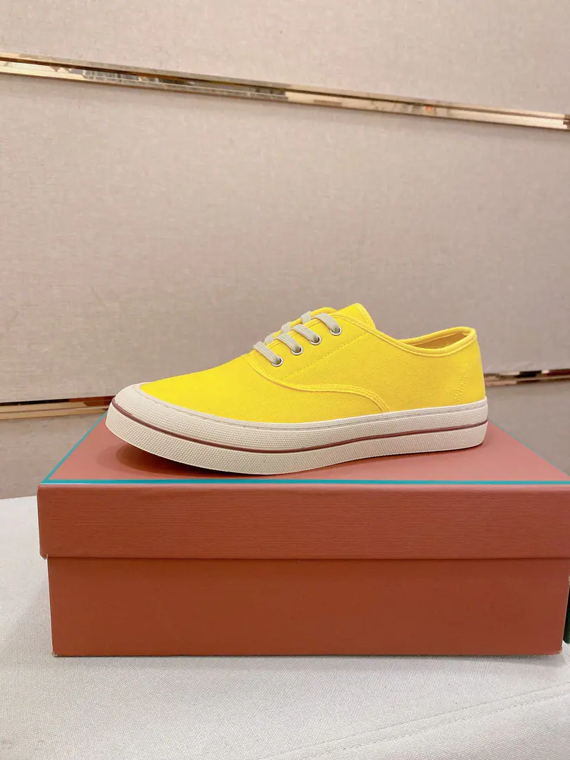 Plant prices: Couple money.👫 🔥𝐥𝐨𝐫𝐨 𝐏𝐢𝐚𝐧𝐚 lpClassic LeFoo shoes., Italian Treasure brand., The only brand that matches Ames.！Wear them to know we can't fail our feet.. Codes: Women 35-41 Code. Men: 38-44. - It's a deal. 45.46 Code！ Imported fabric for footwear, In the skin of the watered cow.➕Skins and feet. Official original glass floor, The locket.. Unique original packaging（The medal.➕Brand paper➕Outbox➕Handbag.）