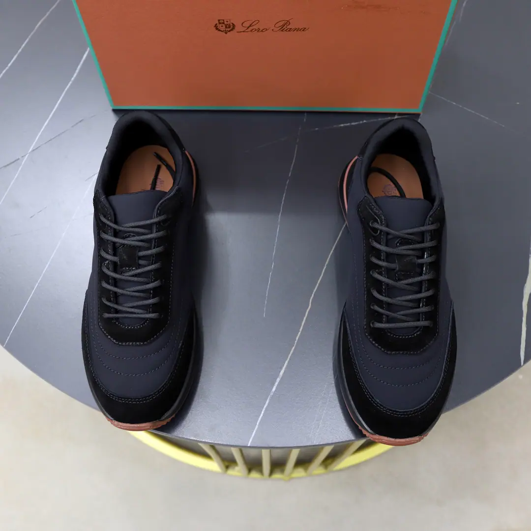 Get out of the factory. LP It's a new home. Loro Pian* Noyun.*- Hey, Jaya. Week End Walk Men's net-faced cow skins swipe hairy leisure shoes. Official sales price RMB, This is a leisure shoe.WindFibre needles., Shows a distinctive stereo effect., Unique layout slightly narrows in the middle, And the details of Nabagh are all in order.. Light rubber soles and edge nails increase ground grab and stability, The functional detail of modern beauty adds a smooth style to the shoes.. The shoe face is a swirling cow. KummelA cushion is embedded inside the soles of light technical material on the external side of the rubber., Make the weights more even, Take off the load between the steps. The leather eye is fixed straight on the sole of the shoe., To ensure stability Back with a cushion., To improve your comfort., The cabinet is full packaging and sale. Multi-Currently Optional！ Standard cabinet number: 38-44# （45.46.🉑I'll make sure I don't change it.）