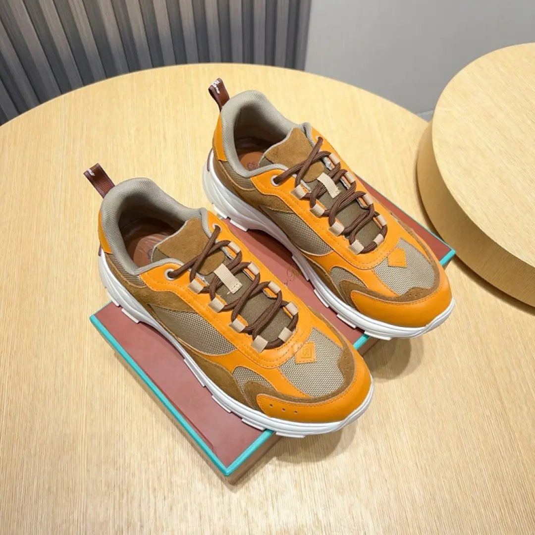 Minoru. 【loro piana】New Mokasin shoes.🔍Top-level requisition🇮🇹 The guy on the street is a good-ass recreational shoe., The shoe face is based on original cow skin., The classic large-scale version shows a man's morale., Original web cover, cattle leather cushion., Shoes under the sole.: The original plant is used for the original base., It's super comfortable to be a sole-acting base., The original factory and the single.🔍High Quality, You can come in and out., Welcome to the comparison., Codes 38-45