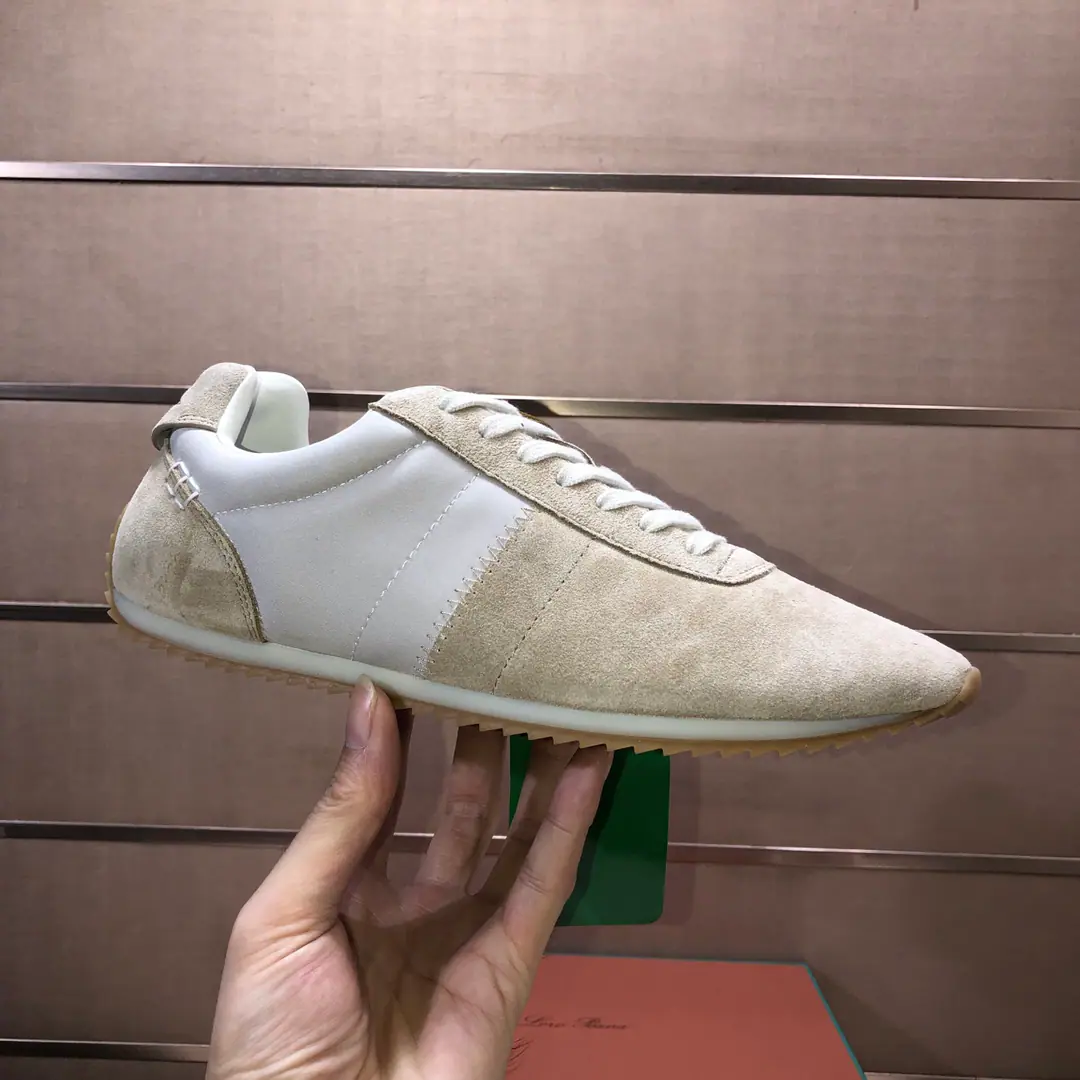 Plant 【𝐥𝐨𝐫𝐨 𝐏𝐢𝐚𝐧𝐚 】lpClassic LeFoo shoes., Italian Treasure brand., The only brand that matches Ames.！Wear them to know we can't fail our feet., I'll have a little wool on my shoe., In the skin of the watered cow.➕Skins and feet. Official original glass floor, The locket.. Unique original packaging（The medal.➕Brand paper➕Outbox➕Handbag.）Codes: 38-44（45Custom）