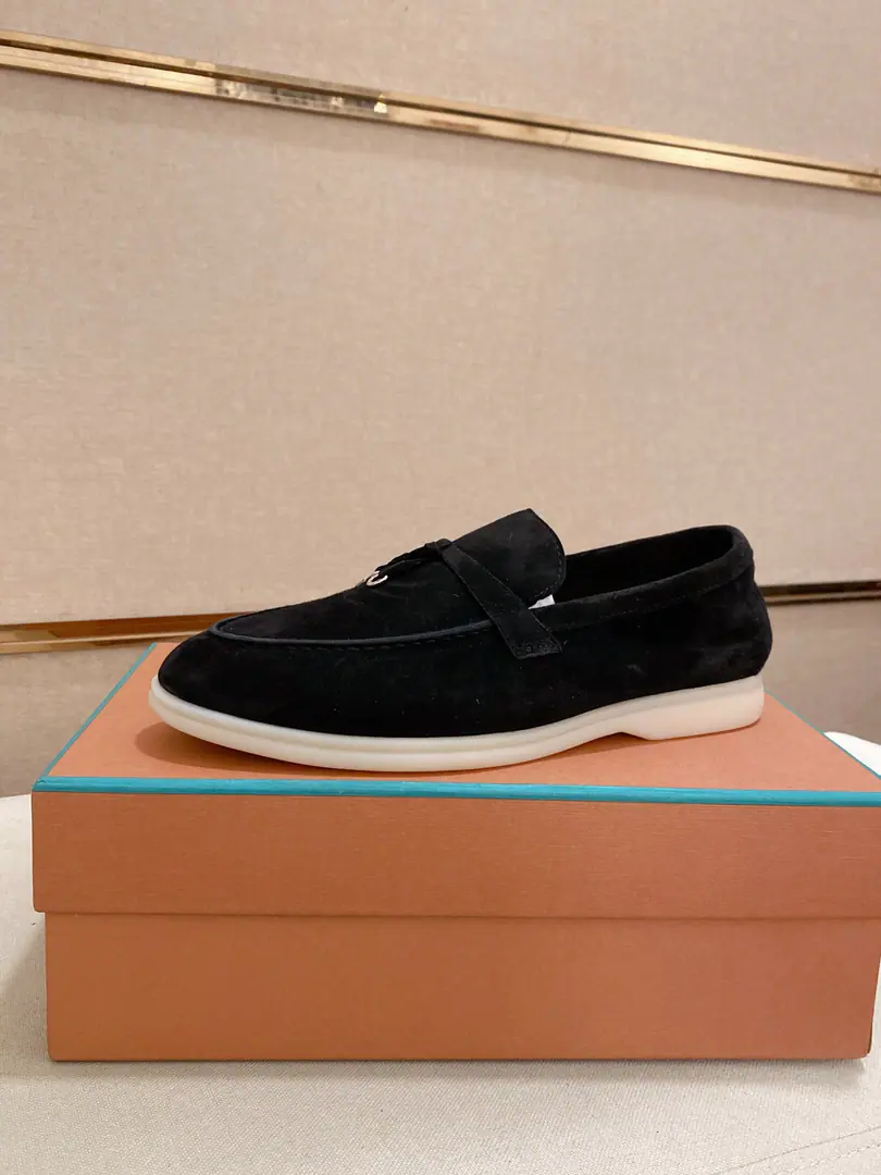 Plant prices: 🔥𝐥𝐨𝐫𝐨 𝐏𝐢𝐚𝐧𝐚 lpClassic LeFoo shoes., Italian Treasure brand., The only brand that matches Ames.！Wear them to know we can't fail our feet., I'll have a little wool on my shoe., In the skin of the watered cow.➕Skins and feet. Official original glass floor, The locket.. Unique original packaging（The medal.➕Brand paper➕Outbox➕Handbag.）Codes: 38-44. - It's a deal.45-46