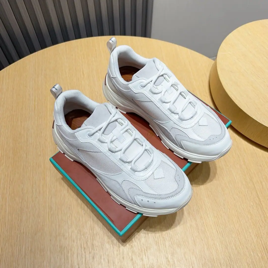 Minoru. 【loro piana】New Mokasin shoes.🔍Top-level requisition🇮🇹 The guy on the street is a good-ass recreational shoe., The shoe face is based on original cow skin., The classic large-scale version shows a man's morale., Original web cover, cattle leather cushion., Shoes under the sole.: The original plant is used for the original base., It's super comfortable to be a sole-acting base., The original factory and the single.🔍High Quality, You can come in and out., Welcome to the comparison., Codes 38-45