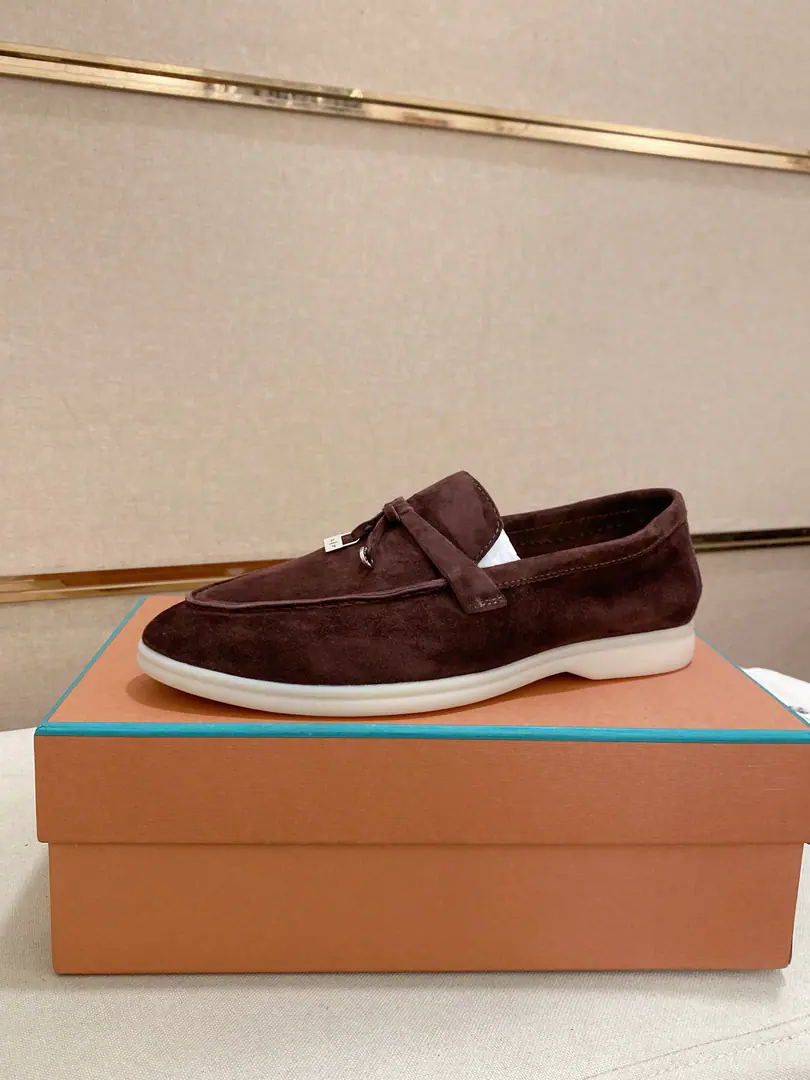 Plant prices: 🔥𝐥𝐨𝐫𝐨 𝐏𝐢𝐚𝐧𝐚 lpClassic LeFoo shoes., Italian Treasure brand., The only brand that matches Ames.！Wear them to know we can't fail our feet., I'll have a little wool on my shoe., In the skin of the watered cow.➕Skins and feet. Official original glass floor, The locket.. Unique original packaging（The medal.➕Brand paper➕Outbox➕Handbag.）Codes: 38-44. - It's a deal.45-46