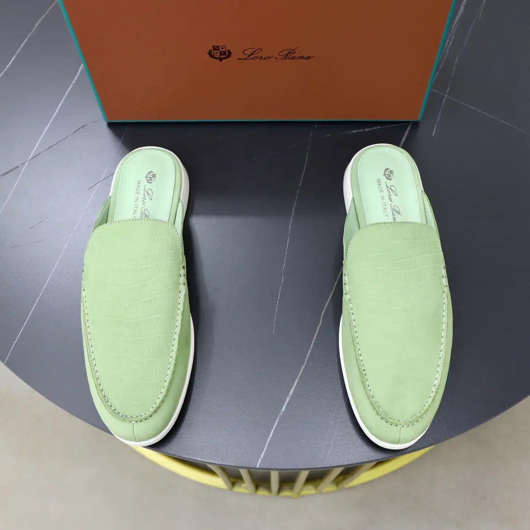 Get out of the factory. Loro Piana⚡️Couple money. Started1924Year4Month24Day Top The spermman made half-packs of head slippers. TAMP Slipboard Bottom Imported cow noodles In the cow's skin. Hand-made sew wires High Configuration Packaging Codes: 38–48Couple money.