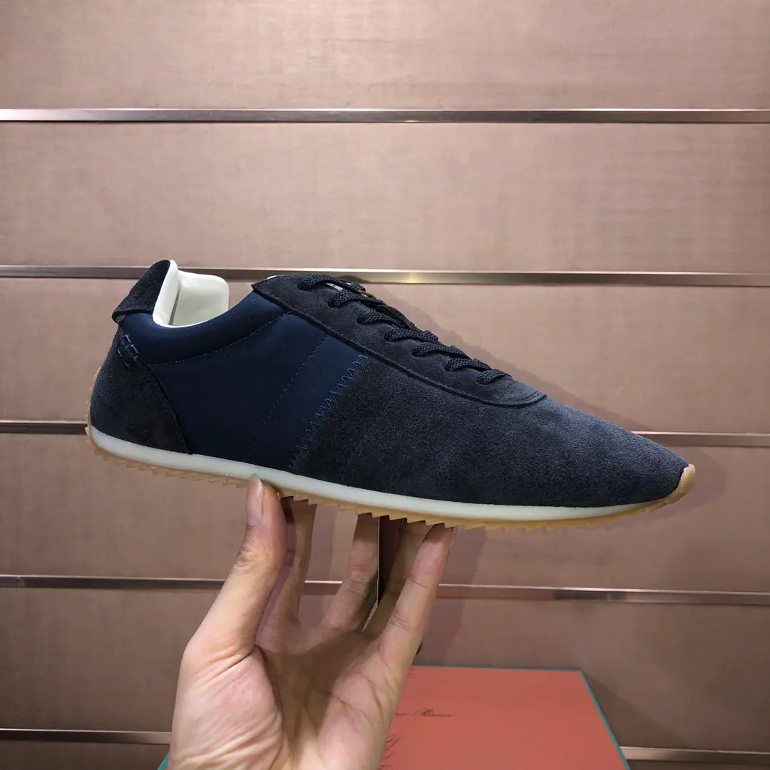 Plant 【𝐥𝐨𝐫𝐨 𝐏𝐢𝐚𝐧𝐚 】lpClassic LeFoo shoes., Italian Treasure brand., The only brand that matches Ames.！Wear them to know we can't fail our feet., I'll have a little wool on my shoe., In the skin of the watered cow.➕Skins and feet. Official original glass floor, The locket.. Unique original packaging（The medal.➕Brand paper➕Outbox➕Handbag.）Codes: 38-44（45Custom）