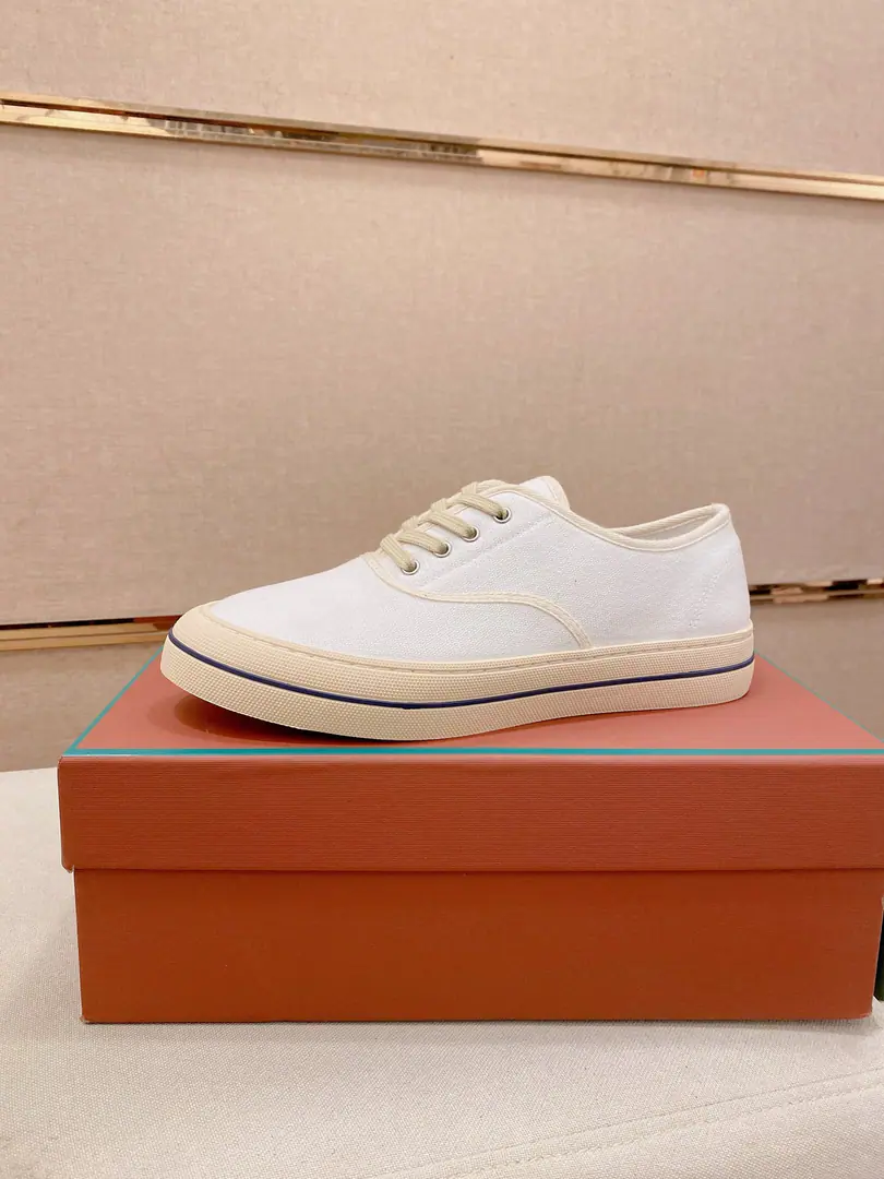 Plant prices: Couple money.👫 🔥𝐥𝐨𝐫𝐨 𝐏𝐢𝐚𝐧𝐚 lpClassic LeFoo shoes., Italian Treasure brand., The only brand that matches Ames.！Wear them to know we can't fail our feet.. Codes: Women 35-41 Code. Men: 38-44. - It's a deal. 45.46 Code！ Imported fabric for footwear, In the skin of the watered cow.➕Skins and feet. Official original glass floor, The locket.. Unique original packaging（The medal.➕Brand paper➕Outbox➕Handbag.）