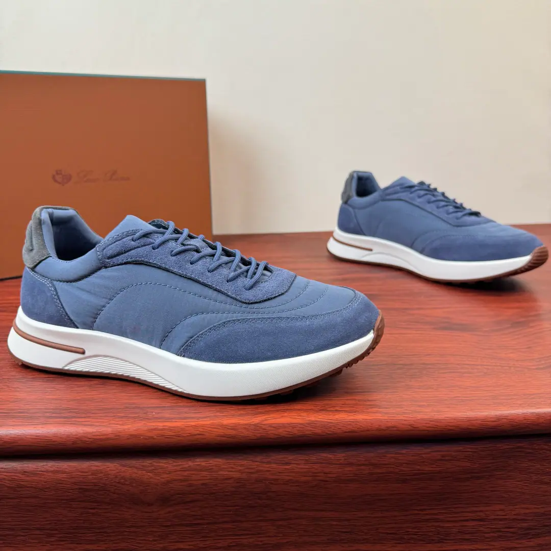 LoroPianaNoyukia.Week End WalkMen's leisure shoes. ！ This sneakers is used.StormSystemIt's a stormproof water.WindMicrofibre material made. The unique design of the central belt and the details of the fuzzy tan makes it a mess.. Signals of the veil and light cushions make it more comfortable., Light rubber soles and skating details enhance ground grab and stability, The high-capacity design detail has enhanced the sports style of the shoes.. KummelThe skin of the rubber shoes is made of light materials.: This configuration ensures proper weight distribution in walking., Increase seismic and resilience to enhance ground strength and stability, The shoes and the shoes are so cozy with the little bits of the feet.！Box box, Multi-Currently Optional！ Size: 39-40-41-42-43-44 Standard leather shoe size（Customable45.46） The cargo.: FAL1719 Light Blue