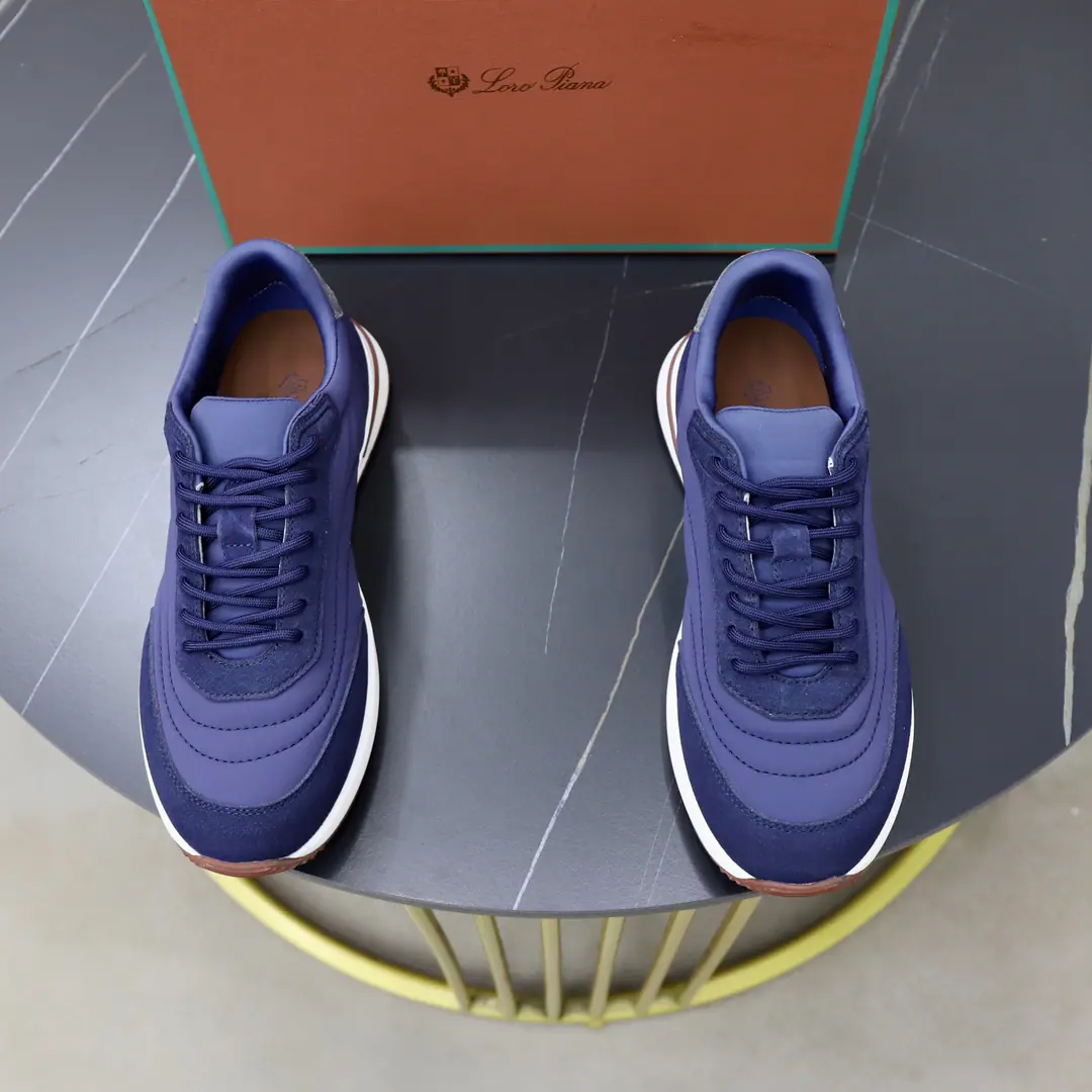 Get out of the factory. LP It's a new home. Loro Pian* Noyun.*- Hey, Jaya. Week End Walk Men's net-faced cow skins swipe hairy leisure shoes. Official sales price RMB, This is a leisure shoe.WindFibre needles., Shows a distinctive stereo effect., Unique layout slightly narrows in the middle, And the details of Nabagh are all in order.. Light rubber soles and edge nails increase ground grab and stability, The functional detail of modern beauty adds a smooth style to the shoes.. The shoe face is a swirling cow. KummelA cushion is embedded inside the soles of light technical material on the external side of the rubber., Make the weights more even, Take off the load between the steps. The leather eye is fixed straight on the sole of the shoe., To ensure stability Back with a cushion., To improve your comfort., The cabinet is full packaging and sale. Multi-Currently Optional！ Standard cabinet number: 38-44# （45.46.🉑I'll make sure I don't change it.）
