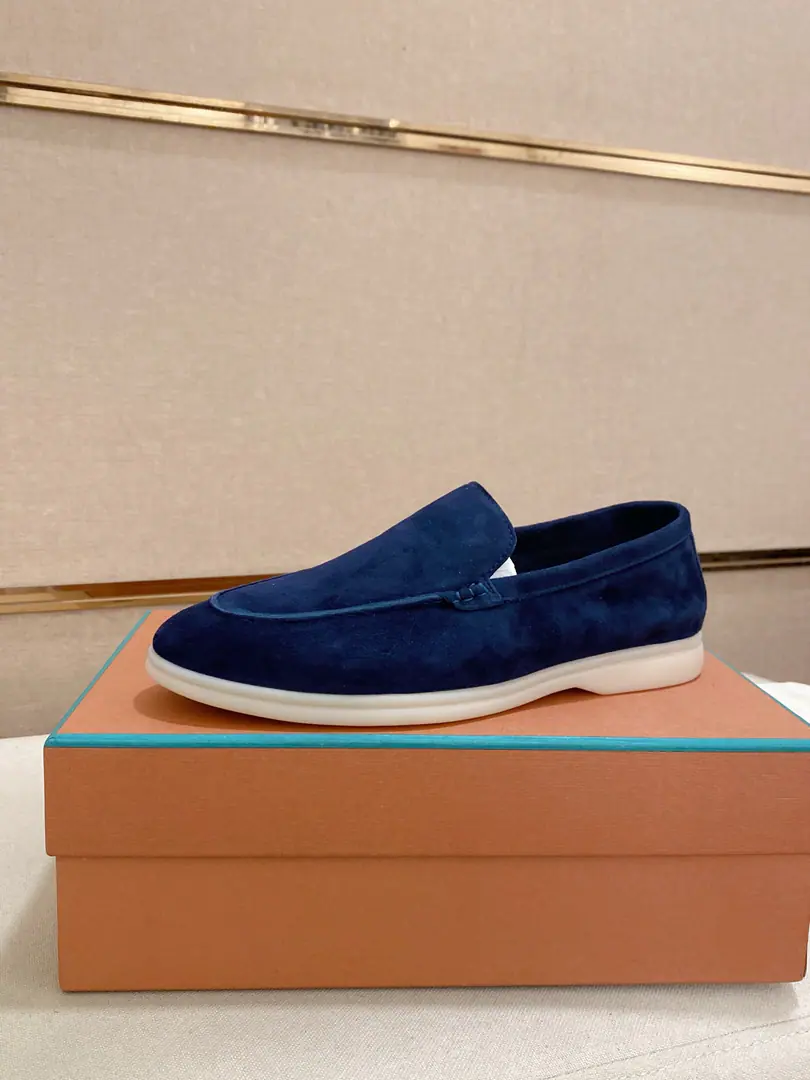 Plant prices: 🔥𝐥𝐨𝐫𝐨 𝐏𝐢𝐚𝐧𝐚 lpClassic LeFoo shoes., Italian Treasure brand., The only brand that matches Ames.！Wear them to know we can't fail our feet., I'll have a little wool on my shoe., In the skin of the watered cow.➕Skins and feet. Official original glass floor, The locket.. Unique original packaging（The medal.➕Brand paper➕Outbox➕Handbag.）Codes: 38-44. - It's a deal.45-46