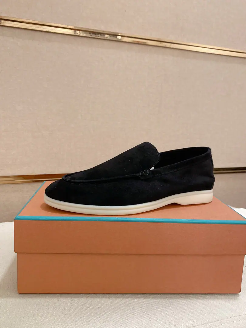 Plant prices: 🔥𝐥𝐨𝐫𝐨 𝐏𝐢𝐚𝐧𝐚 lpClassic LeFoo shoes., Italian Treasure brand., The only brand that matches Ames.！Wear them to know we can't fail our feet., I'll have a little wool on my shoe., In the skin of the watered cow.➕Skins and feet. Official original glass floor, The locket.. Unique original packaging（The medal.➕Brand paper➕Outbox➕Handbag.）Codes: 38-44. - It's a deal.45-46