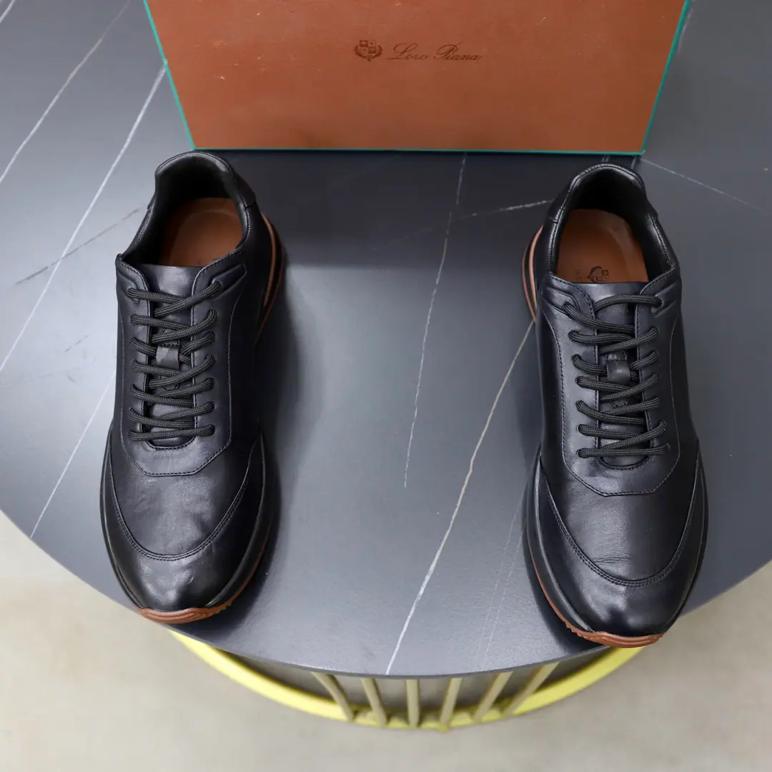 Get out of the factory. 【𝐥𝐨𝐫𝐨 𝐏𝐢𝐚𝐧𝐚 】lpClassic LeFoo shoes., Italian Treasure brand., Wear them to know we can't fail our feet., The shoe is imported into the cattle and the skin is changed manually., In the skin of the watered cow.➕Skins and feet. The official original., The locket.. Unique original packaging（The medal.➕Brand paper➕Outbox➕Handbag.）Codes: 38-45（38.45.Do it.）