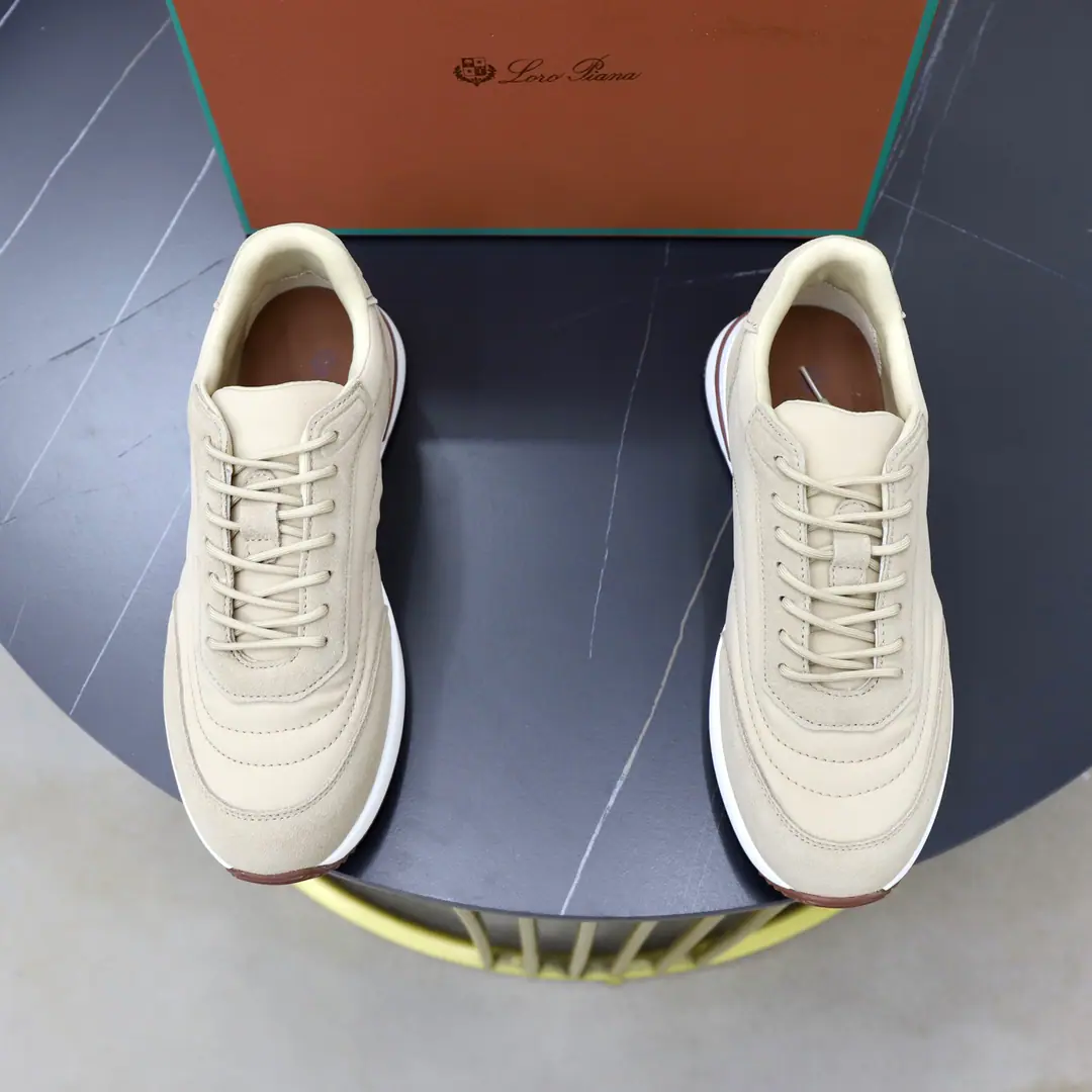 Get out of the factory. LP It's a new home. Loro Pian* Noyun.*- Hey, Jaya. Week End Walk Men's net-faced cow skins swipe hairy leisure shoes. Official sales price RMB, This is a leisure shoe.WindFibre needles., Shows a distinctive stereo effect., Unique layout slightly narrows in the middle, And the details of Nabagh are all in order.. Light rubber soles and edge nails increase ground grab and stability, The functional detail of modern beauty adds a smooth style to the shoes.. The shoe face is a swirling cow. KummelA cushion is embedded inside the soles of light technical material on the external side of the rubber., Make the weights more even, Take off the load between the steps. The leather eye is fixed straight on the sole of the shoe., To ensure stability Back with a cushion., To improve your comfort., The cabinet is full packaging and sale. Multi-Currently Optional！ Standard cabinet number: 38-44# （45.46.🉑I'll make sure I don't change it.）