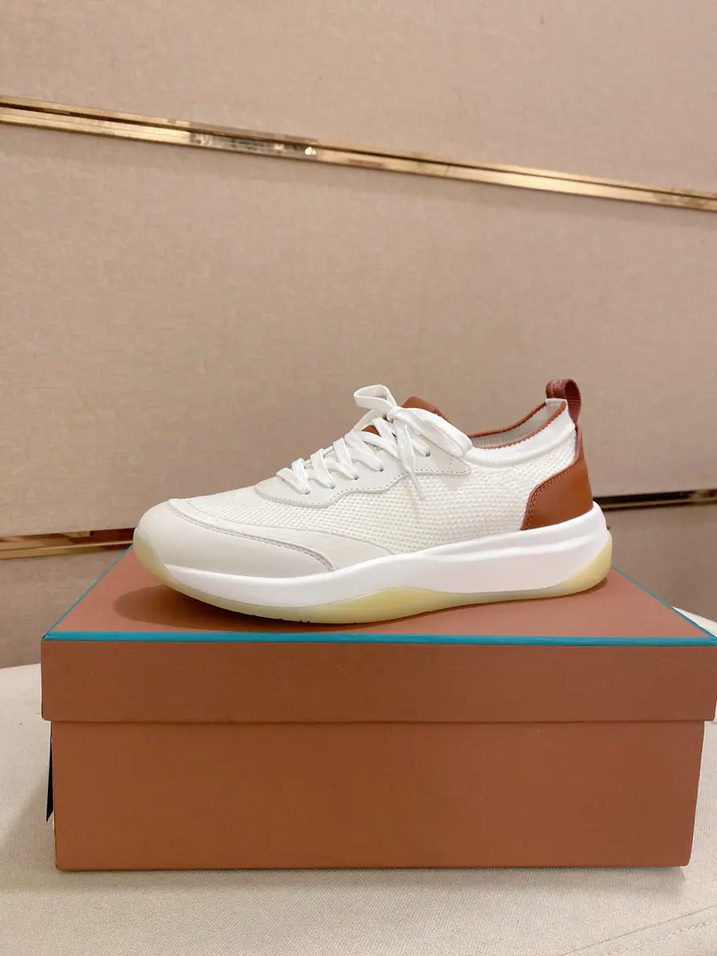 Plant prices: 🔥𝐥𝐨𝐫𝐨 𝐏𝐢𝐚𝐧𝐚 lpClassic LeFoo shoes., Italian Treasure brand., The only brand that matches Ames.！Wear them to know we can't fail our feet., The shoe face is imported with a pair of air-flying noodles., Water-tied cattle mats and feet Official original glass floor, The locket.. Unique original packaging（The medal.➕Brand paper➕Outbox➕Handbag.）Codes: 38-44. - It's a deal.45-46