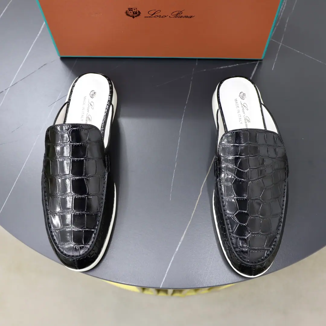 Get out of the factory. Loro Piana⚡️Couple money. Started1924Year4Month24Day Top The spermman made half-packs of head slippers. TAMP Slipboard Bottom Imported cow noodles In the cow's skin. Hand-made sew wires High Configuration Packaging Codes: 38–48Couple money.