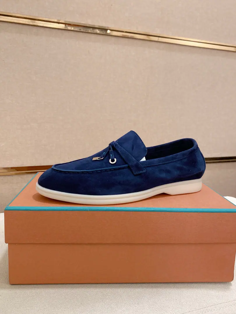 Plant prices: 🔥𝐥𝐨𝐫𝐨 𝐏𝐢𝐚𝐧𝐚 lpClassic LeFoo shoes., Italian Treasure brand., The only brand that matches Ames.！Wear them to know we can't fail our feet., I'll have a little wool on my shoe., In the skin of the watered cow.➕Skins and feet. Official original glass floor, The locket.. Unique original packaging（The medal.➕Brand paper➕Outbox➕Handbag.）Codes: 38-44. - It's a deal.45-46