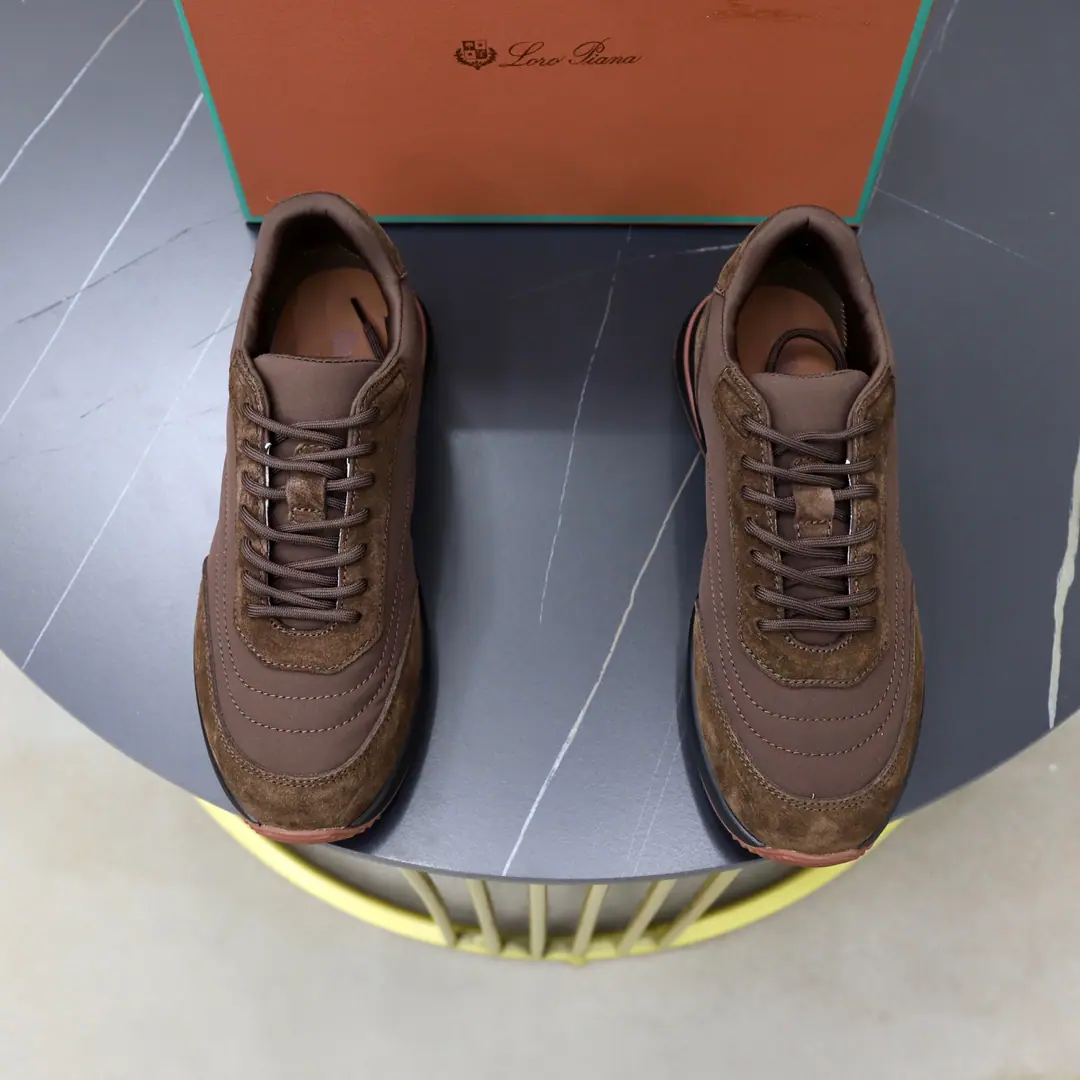 Get out of the factory. LP It's a new home. Loro Pian* Noyun.*- Hey, Jaya. Week End Walk Men's net-faced cow skins swipe hairy leisure shoes. Official sales price RMB, This is a leisure shoe.WindFibre needles., Shows a distinctive stereo effect., Unique layout slightly narrows in the middle, And the details of Nabagh are all in order.. Light rubber soles and edge nails increase ground grab and stability, The functional detail of modern beauty adds a smooth style to the shoes.. The shoe face is a swirling cow. KummelA cushion is embedded inside the soles of light technical material on the external side of the rubber., Make the weights more even, Take off the load between the steps. The leather eye is fixed straight on the sole of the shoe., To ensure stability Back with a cushion., To improve your comfort., The cabinet is full packaging and sale. Multi-Currently Optional！ Standard cabinet number: 38-44# （45.46.🉑I'll make sure I don't change it.）