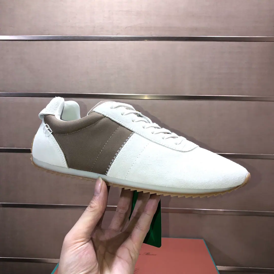 Plant 【𝐥𝐨𝐫𝐨 𝐏𝐢𝐚𝐧𝐚 】lpClassic LeFoo shoes., Italian Treasure brand., The only brand that matches Ames.！Wear them to know we can't fail our feet., I'll have a little wool on my shoe., In the skin of the watered cow.➕Skins and feet. Official original glass floor, The locket.. Unique original packaging（The medal.➕Brand paper➕Outbox➕Handbag.）Codes: 38-44（45Custom）