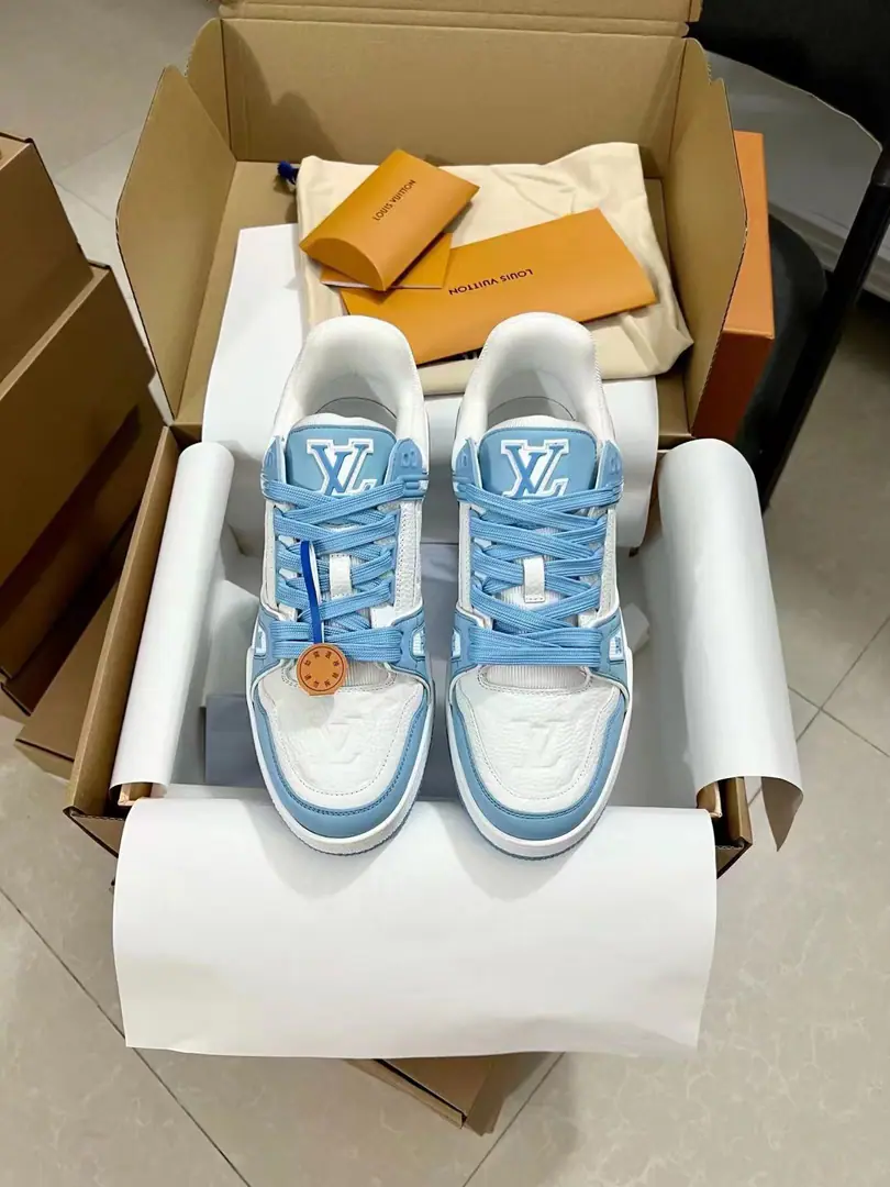 Top-level requisition version LV trainer "Couples set a series of leisure basketball shoes. ♪ The value of the face ♪ - The upper foot is fried., Every color is a giant.！The Tide Man needs a single item.🛍 Original customized pressure-cut grains, calf skin.（Non-market super-fibre skin You have to distinguish.！）The symmetrical old flowered mounds the cowboy cloth.. All the accessories are as they were.1:1Custom Even the shoelaces are colored.1:1Make a reservation.. Original Unique private modelTPUOtsumi!. Many of the little heart designs have to be original to be able to see what they're doing., The essence is the detail.！Original Condom Chips Card Sensitivity direct in.lv Official Network😏 Recurse ceiling level Full package of fine airplane gift boxes Please accept my quality.‼️ Please be careful with the market traffic.！ Codes: 35-44（Men38/45I'll make sure I don't change it.）