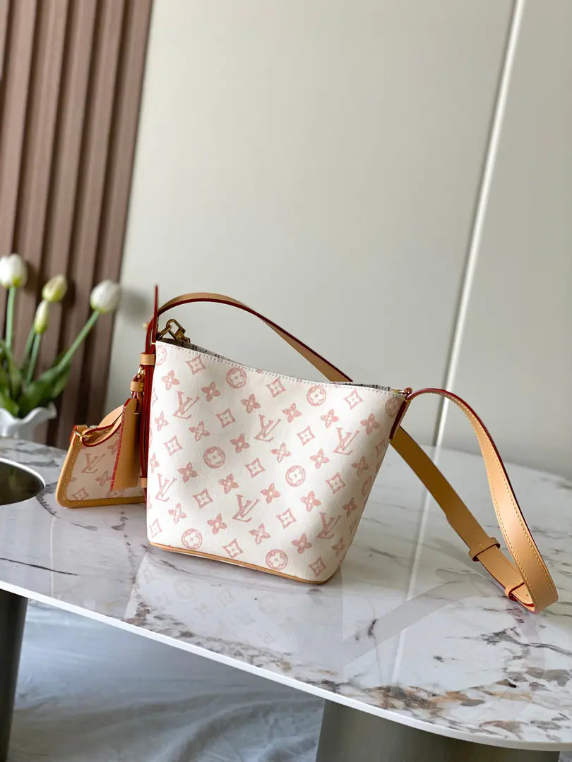 Original List Enhancement+Half steel hardware., M28335Light Yellow Top First List【The exclusive.】Louis Vuitton. LV Romance The elements are moving., 2026Spring and summer. All In BB Handbag.. Classic Monogram with Damier Ideas are mixed., A delicate cow leather bag with a sign-on lock and a... Bloom Decoration. The space is plenty to accommodate daily needs., The zipper bag can be removed so that the little thing can walk with it.. 16.0 x 18.0 x 12.0 centimetres (Long x High x Kuan)