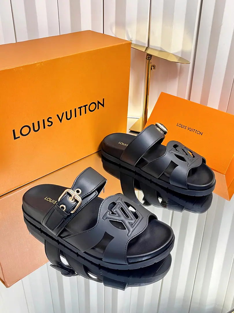 LV｜ISOLA COMFORTEmpty slippers.✨ The counter.26Summer main boost., He's a very human being.IsolaThe series of chills., It's empty.LogoDesign is so low profile.. Import of head-story parchment+Cows are counter-feat., EmptyLVPrecision cutting Full leather mattress bed., You're not tired walking around in your long clothes. Original flower-stressed, slide-proof rubber floor. size: 35-39（40.41.42Do it.）