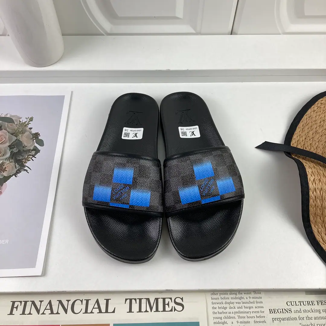 【LOUIS VUITON】2021Louis Vuitton's slippers., Original1.1Make a reservation., The classics of the cabinet.. Heat of shoes.logo, The top counter.logo, No details are missing. This slipper is a special hot spot. The material is made in parallel with the cabinet.. Colours: Multi-Currently Optional, To customize size:Female: 35/36/37/38/39/40/41/42 Men: 38/39/40/41/42/43/44/45/46
